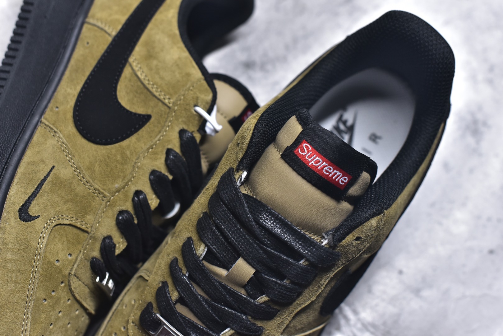 图片[9]-#海外限量发售！公司级NIke Air Force 1 \’07 Low “LV联名–卡其墨黑” 空军一号低帮 运动鞋 休闲鞋 顶级麂皮 折边针车 工艺难度大 原楦头原纸板 高端定制鞋盒 原厂鞋底 超高清洁度 细节完美 货号：DV5477-201 尺码：36 36.5 37.5 38 38.5 39 40 40.5 41 42 42.5 43 44 44.5 45-选品中心