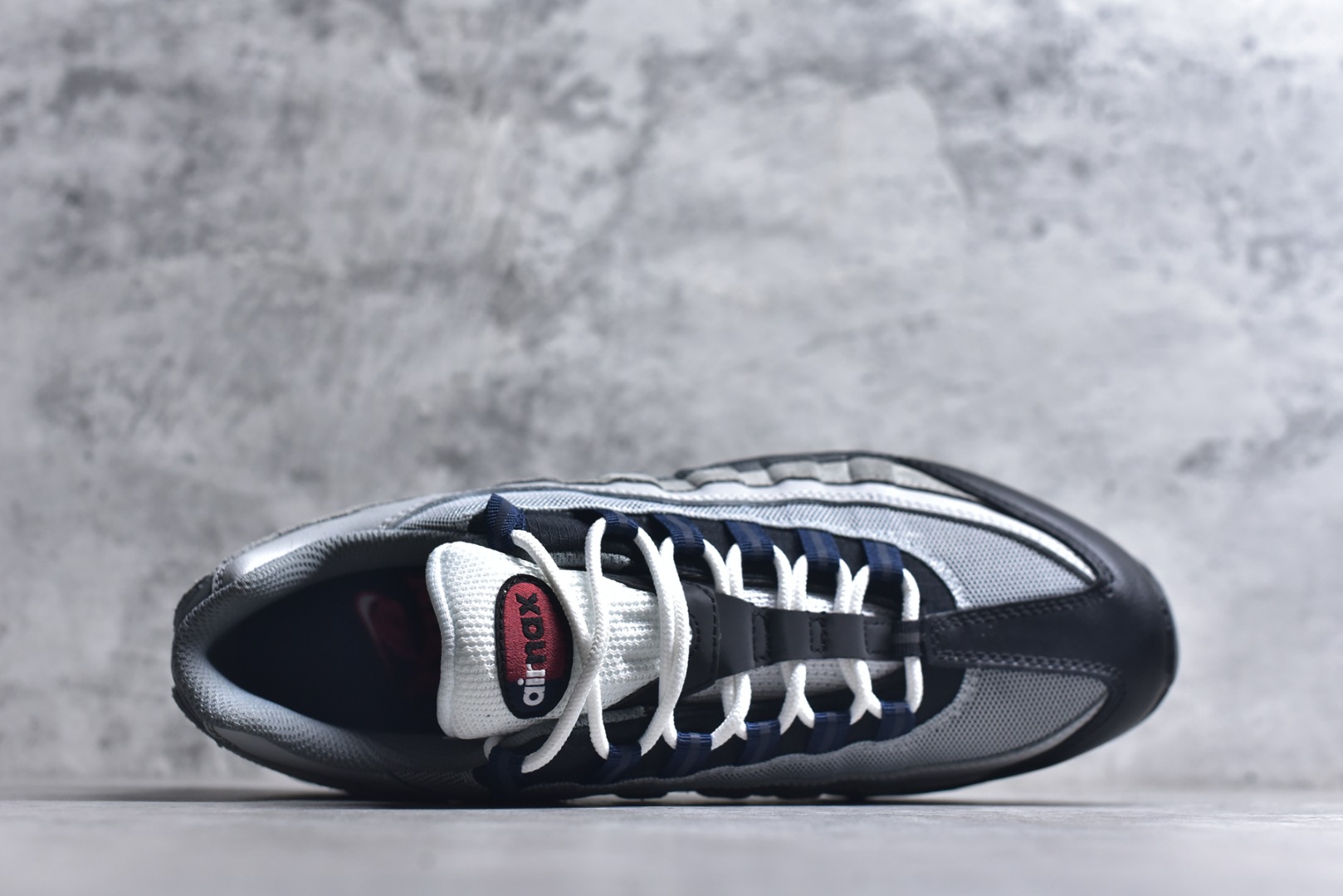 图片[4]-#NK Air Max 95 OG 联名复古舒适气垫运动鞋 DM0011-007 全部配色 原鞋开发生产 高度还原 一眼ZP既视感 男女鞋真标半码制 原楦原纸版数据开发 环保进口透气牛皮革材质 高弹EVA缓震中底组合开窗式Air气垫装置 外置防滑耐磨橡胶外底❗ 尺码：36 37.5 38 38.5 39 40 40.5 41 42 42.5 43 44 44.5 45 46 47.5-选品中心