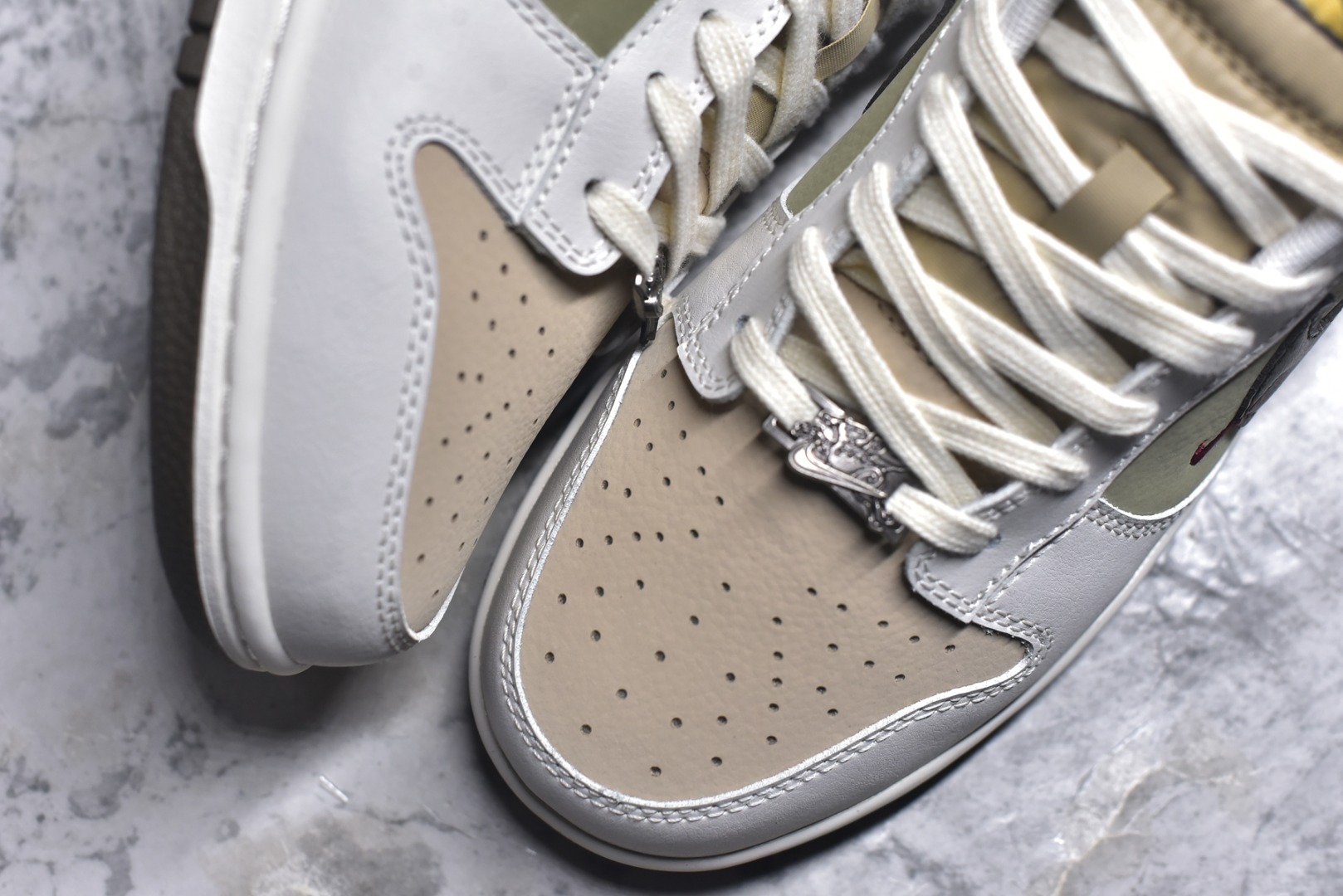 图片[8]-#Nike SB Dunk Low“ 马年限定”周年高端定制 低帮休闲板鞋 大厂纯原品质出货 超高清洁度 皮料切割干净无任何毛边 细节完美 货号：IQ1118-220 尺码： 35.5 36 36.5 37.5 38 38.5 39 40 40.5 41 42 42.5 43 44 44.5 45 46-选品中心