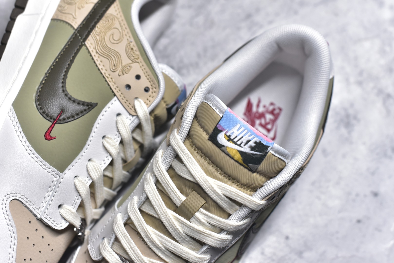 图片[9]-#Nike SB Dunk Low“ 马年限定”周年高端定制 低帮休闲板鞋 大厂纯原品质出货 超高清洁度 皮料切割干净无任何毛边 细节完美 货号：IQ1118-220 尺码： 35.5 36 36.5 37.5 38 38.5 39 40 40.5 41 42 42.5 43 44 44.5 45 46-选品中心