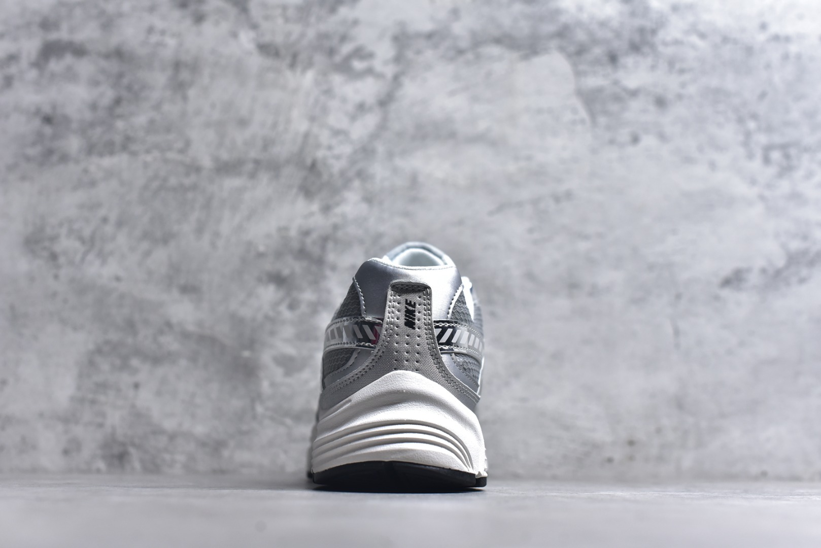 图片[5]-#Nk Initiator Running 创始者系列复古老爹鞋 休闲运动舒适跑步鞋 采用透气网眼鞋面和支撑覆盖层，自然运动设计的Phlyon中底用于缓冲，BRS 1,000碳橡胶外底具有轻质柔韧性，牵引力和耐用性。 货号：IB4339-029 尺码：36-45-选品中心