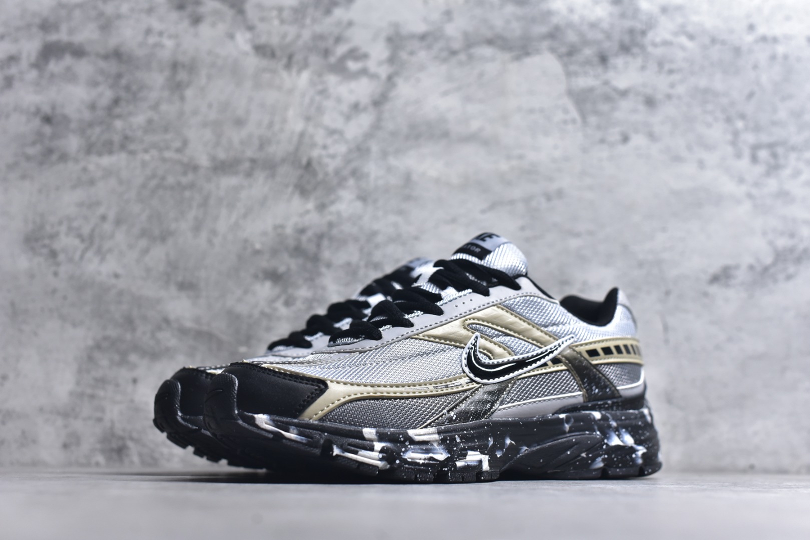 图片[2]-#NK Initiator 创始者系列 运动舒适复古网布合成革减震防滑耐磨低帮休闲跑步鞋 Ins爆火全新韩系古着风 回味经典 采用透气网眼鞋面和支撑覆盖层 自然运动设计的Phlyon中底用于缓冲 BRS 1000碳橡胶外底具有轻质柔韧性 牵引力和耐用性 货号：IB4339-027 尺码：36-45-选品中心