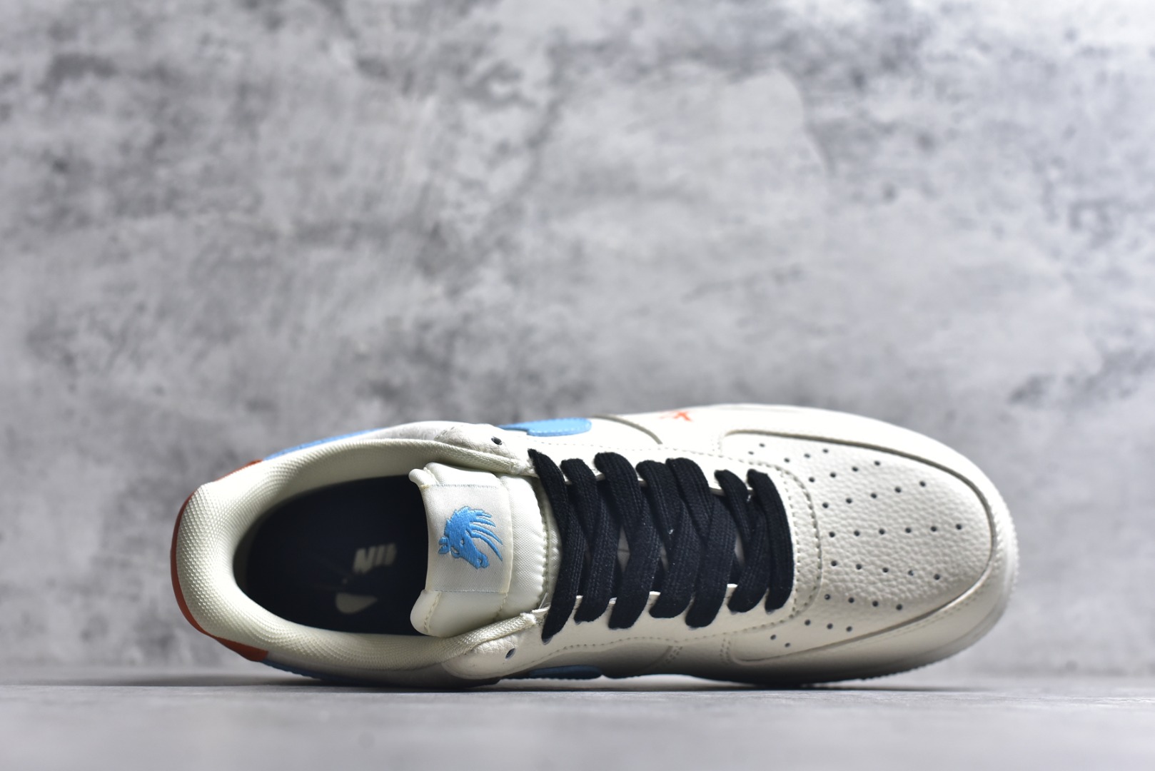 图片[4]-#海外限量发售！公司级NIke Air Force 1 \’07 Low “LV联名马年限定–彩色拼接丝绸” 空军一号低帮 运动鞋 休闲鞋 折边针车 工艺难度大 原楦头原纸板 高端定制鞋盒 原厂鞋底 超高清洁度 细节完美 货号：FV3694-100 尺码：36 36.5 37.5 38 38.5 39 40 40.5 41 42 42.5 43 44 44.5 45-选品中心