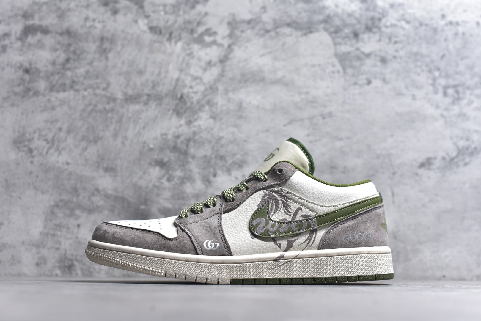#2026年新款限量发售！Nike Jordan Air Jordan 1“ 古驰联名——马年限定” 高端定制 低帮 复古 减震 防滑 耐磨 篮球鞋 定制鞋盒 大厂纯原品质出货 超高清洁度 皮料切割干净无任何毛边 细节完美 货号：XX2606-006 尺码：36 36.5 37.5 38 38.5 39 40 40.5 41 42 42.5 43 44 44.5 45-选品中心