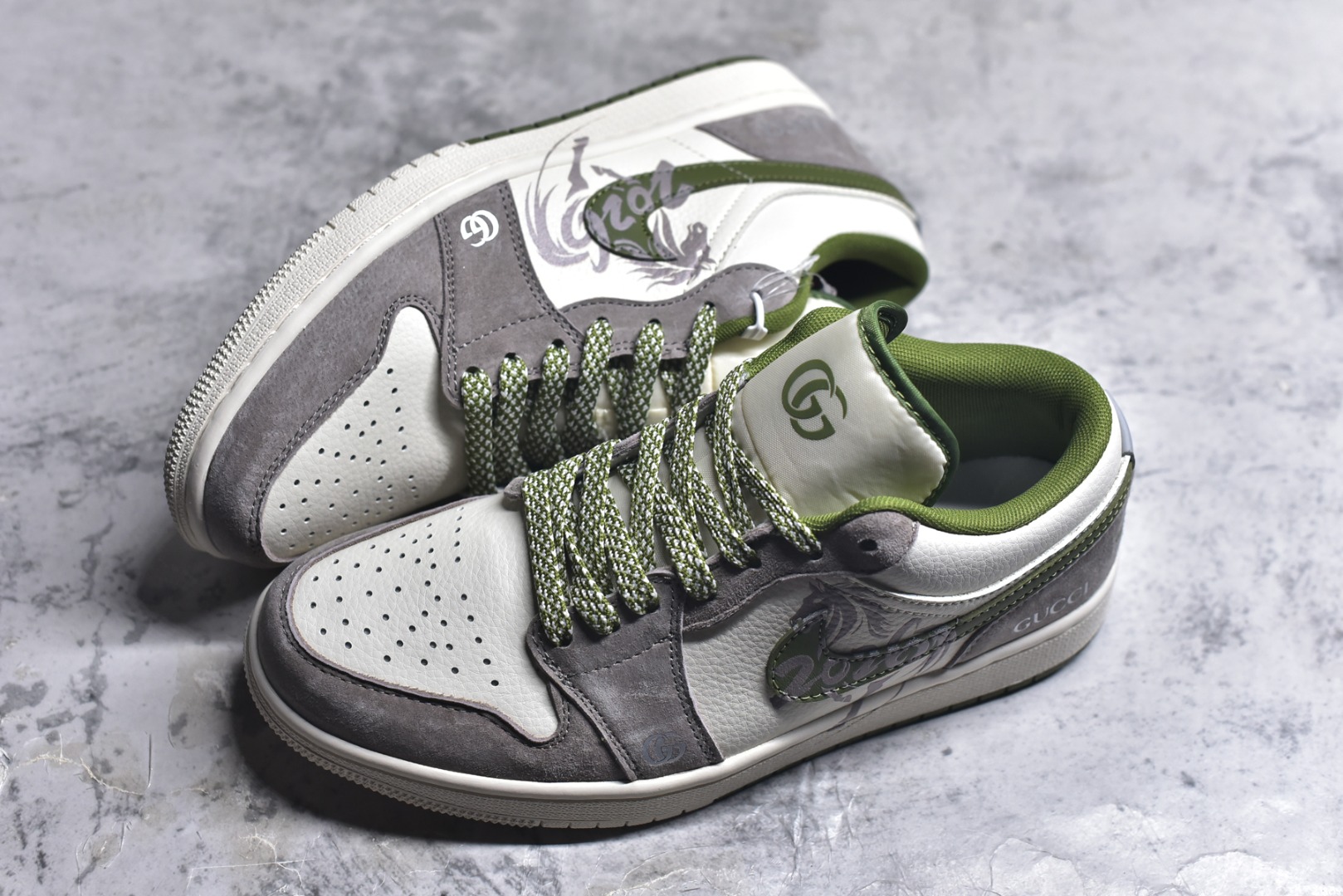 图片[7]-#2026年新款限量发售！Nike Jordan Air Jordan 1“ 古驰联名——马年限定” 高端定制 低帮 复古 减震 防滑 耐磨 篮球鞋 定制鞋盒 大厂纯原品质出货 超高清洁度 皮料切割干净无任何毛边 细节完美 货号：XX2606-006 尺码：36 36.5 37.5 38 38.5 39 40 40.5 41 42 42.5 43 44 44.5 45-选品中心