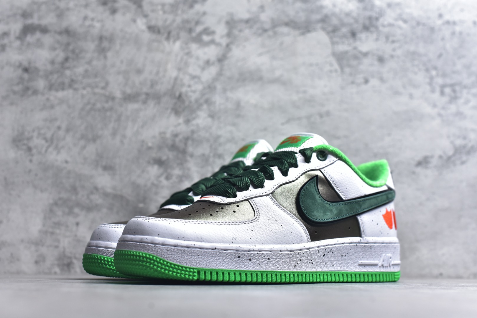 图片[2]-#Nike Air Force 1 Low 空军一号低帮百搭休闲运动板鞋 柔软、弹性十足的缓震性能和出色的中底设计，横跨复古与现代的外型结合，造就出风靡全球三十多年的Force 1，直到今天还深受青睐 尺码：36 36.5 37.5 38 38.5 39 40 40.5 41 42 42.5 43 44 45 货号：IU7613-100-选品中心