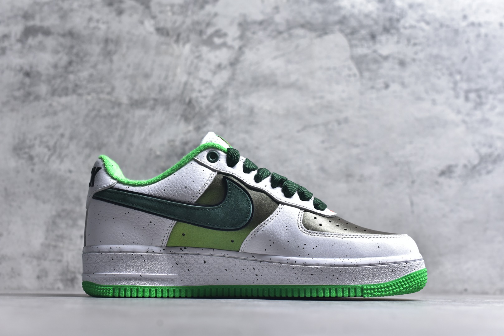 图片[3]-#Nike Air Force 1 Low 空军一号低帮百搭休闲运动板鞋 柔软、弹性十足的缓震性能和出色的中底设计，横跨复古与现代的外型结合，造就出风靡全球三十多年的Force 1，直到今天还深受青睐 尺码：36 36.5 37.5 38 38.5 39 40 40.5 41 42 42.5 43 44 45 货号：IU7613-100-选品中心