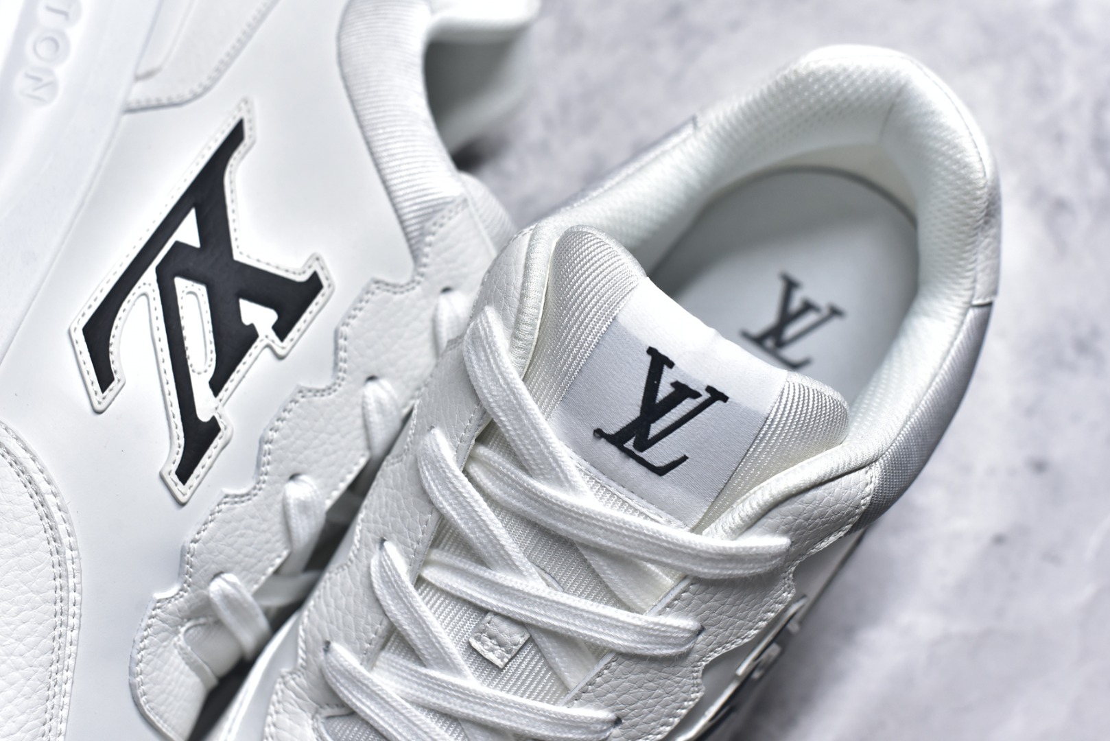 图片[9]-#驴家 新配色 男士🧍‍♂️trainer运动鞋，本款 LV Trainer 运动鞋取材柔软粒面小牛皮，呈现纯净色调，品牌诞生于1854年，设计师手写体品牌标识点缀一侧，virgil abloh亲自操刀设计，非常具有纪念价值的一款运动鞋，全新lv路易威登louis vuitton trainer sneaker low休闲运动文化百搭篮球板鞋 尺码：39-46-选品中心