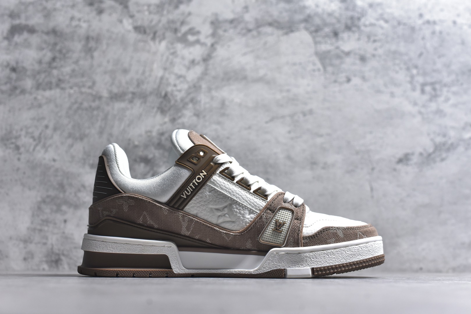 图片[3]-#AM-甄选 碾压市场7××版本 独家𝑻𝒓𝒂𝒊𝒏𝒆𝒓 现货入库💪🏻 救市品质 走量拉新神器 独家高定版最强平替 价格优势碾压市场 救市批次 高端零售 外贸专供 原版购入开发 正确空胶工艺 ZP级全套包装 完美楦型 正确卡色 大底TPU 质感媲美原版 细节与原版一致 注意区分市面通货 比肩高定 尺码：39-46-选品中心