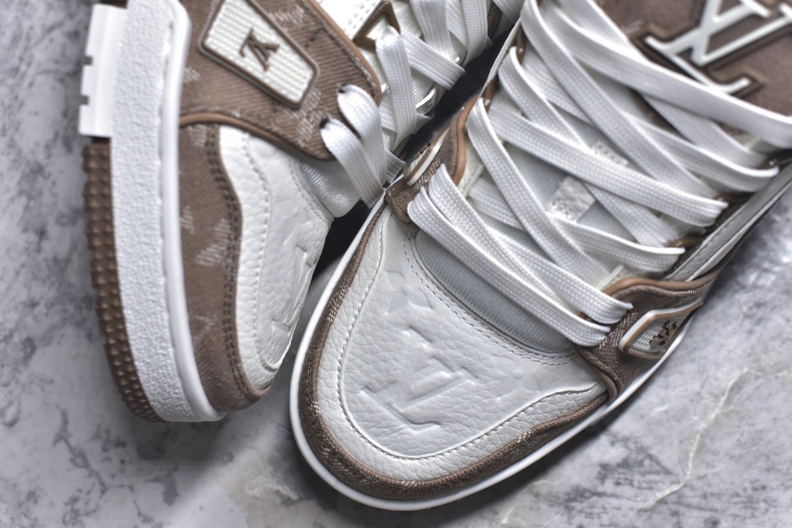 图片[8]-#AM-甄选 碾压市场7××版本 独家𝑻𝒓𝒂𝒊𝒏𝒆𝒓 现货入库💪🏻 救市品质 走量拉新神器 独家高定版最强平替 价格优势碾压市场 救市批次 高端零售 外贸专供 原版购入开发 正确空胶工艺 ZP级全套包装 完美楦型 正确卡色 大底TPU 质感媲美原版 细节与原版一致 注意区分市面通货 比肩高定 尺码：39-46-选品中心