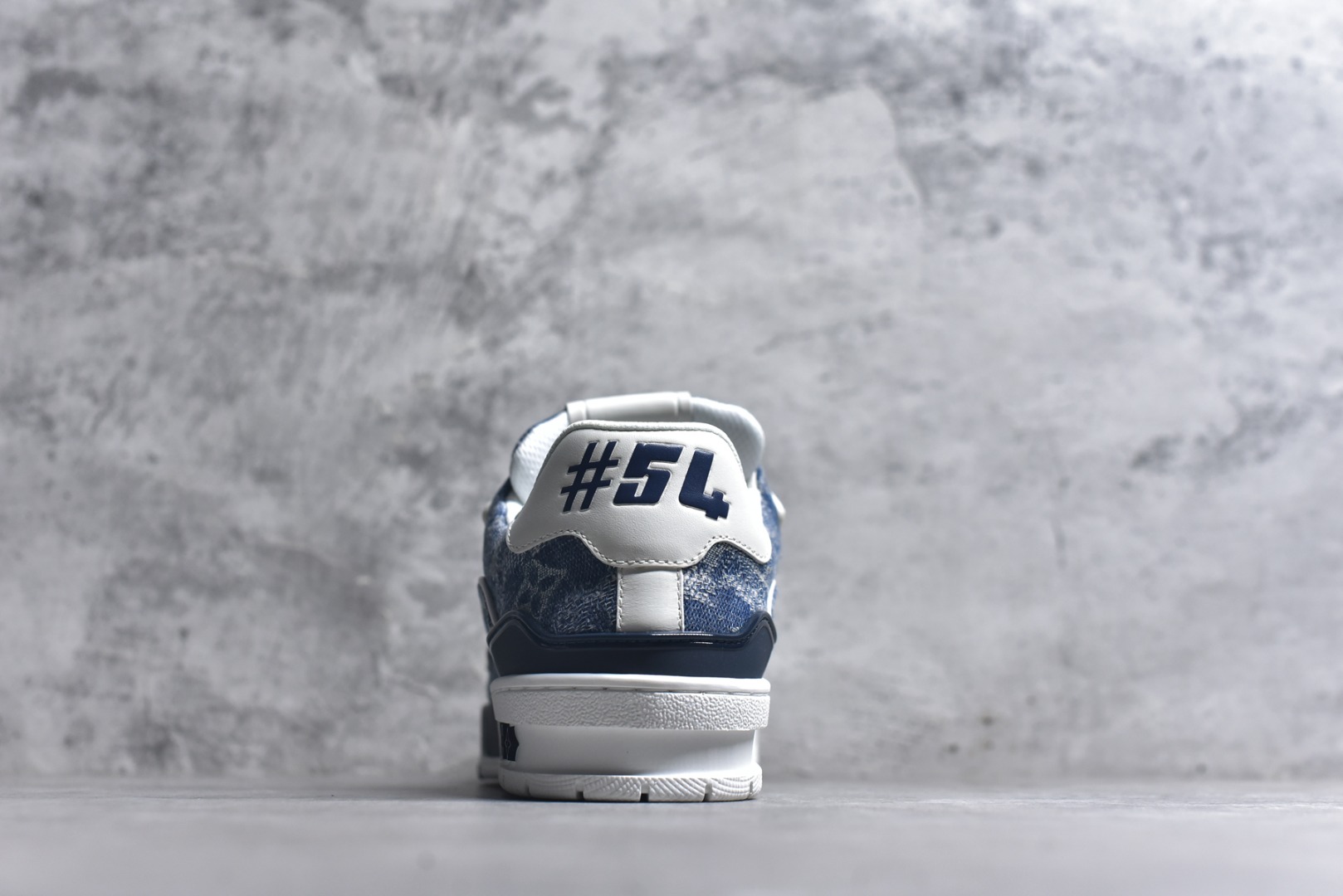 图片[5]-#AM-甄选 碾压市场7××版本 独家𝑻𝒓𝒂𝒊𝒏𝒆𝒓 现货入库💪🏻 救市品质 走量拉新神器 独家高定版最强平替 价格优势碾压市场 救市批次 高端零售 外贸专供 原版购入开发 正确空胶工艺 ZP级全套包装 完美楦型 正确卡色 大底TPU 质感媲美原版 细节与原版一致 注意区分市面通货 比肩高定 尺码：39-46-选品中心