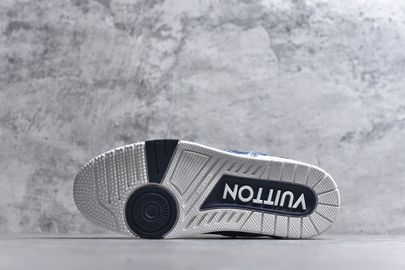 图片[6]-#AM-甄选 碾压市场7××版本 独家𝑻𝒓𝒂𝒊𝒏𝒆𝒓 现货入库💪🏻 救市品质 走量拉新神器 独家高定版最强平替 价格优势碾压市场 救市批次 高端零售 外贸专供 原版购入开发 正确空胶工艺 ZP级全套包装 完美楦型 正确卡色 大底TPU 质感媲美原版 细节与原版一致 注意区分市面通货 比肩高定 尺码：39-46-选品中心