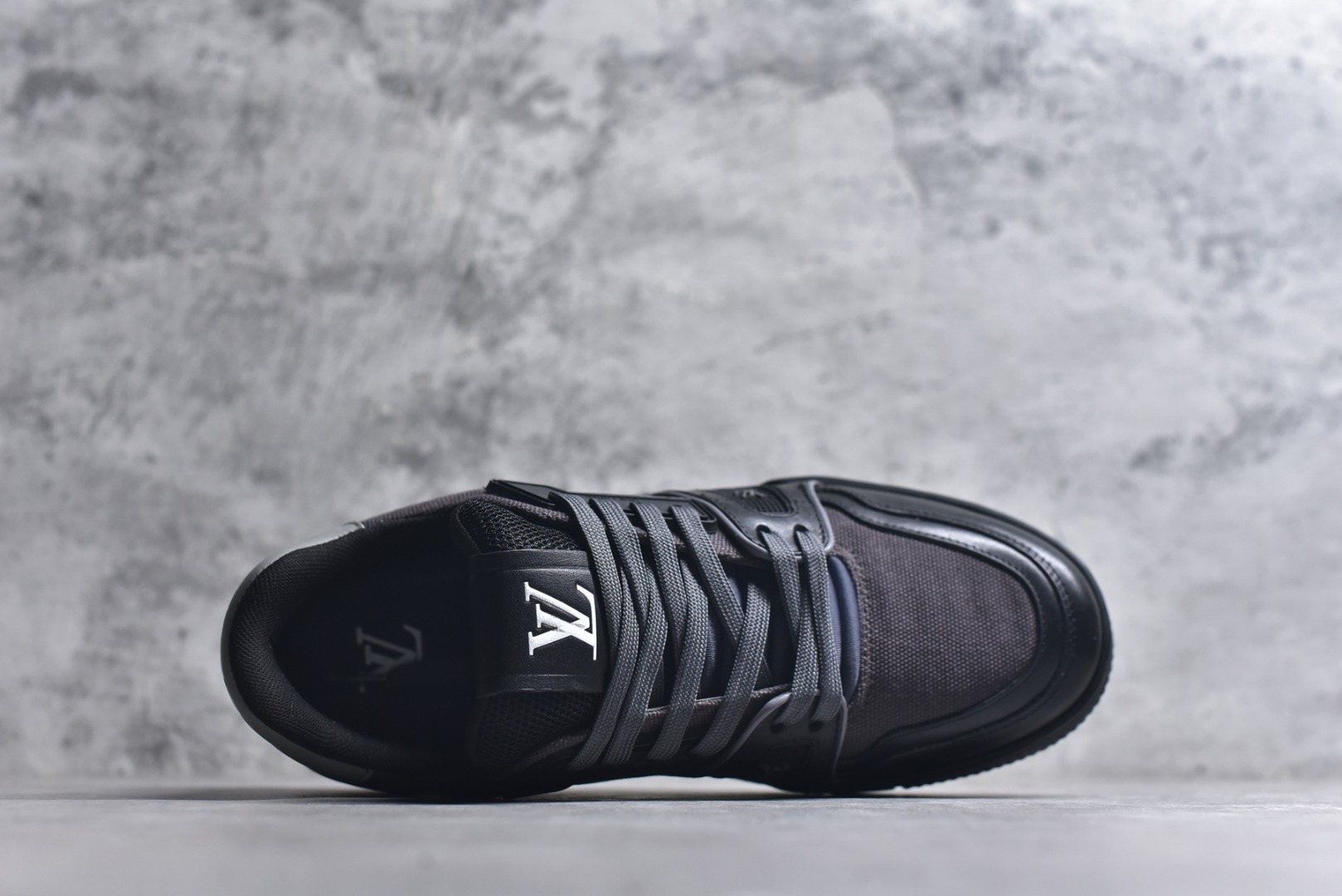 图片[4]-#AM-甄选 碾压市场7××版本 独家𝑻𝒓𝒂𝒊𝒏𝒆𝒓 现货入库💪🏻 救市品质 走量拉新神器 独家高定版最强平替 价格优势碾压市场 救市批次 高端零售 外贸专供 原版购入开发 正确空胶工艺 ZP级全套包装 完美楦型 正确卡色 大底TPU 质感媲美原版 细节与原版一致 注意区分市面通货 比肩高定 尺码：39-46-选品中心