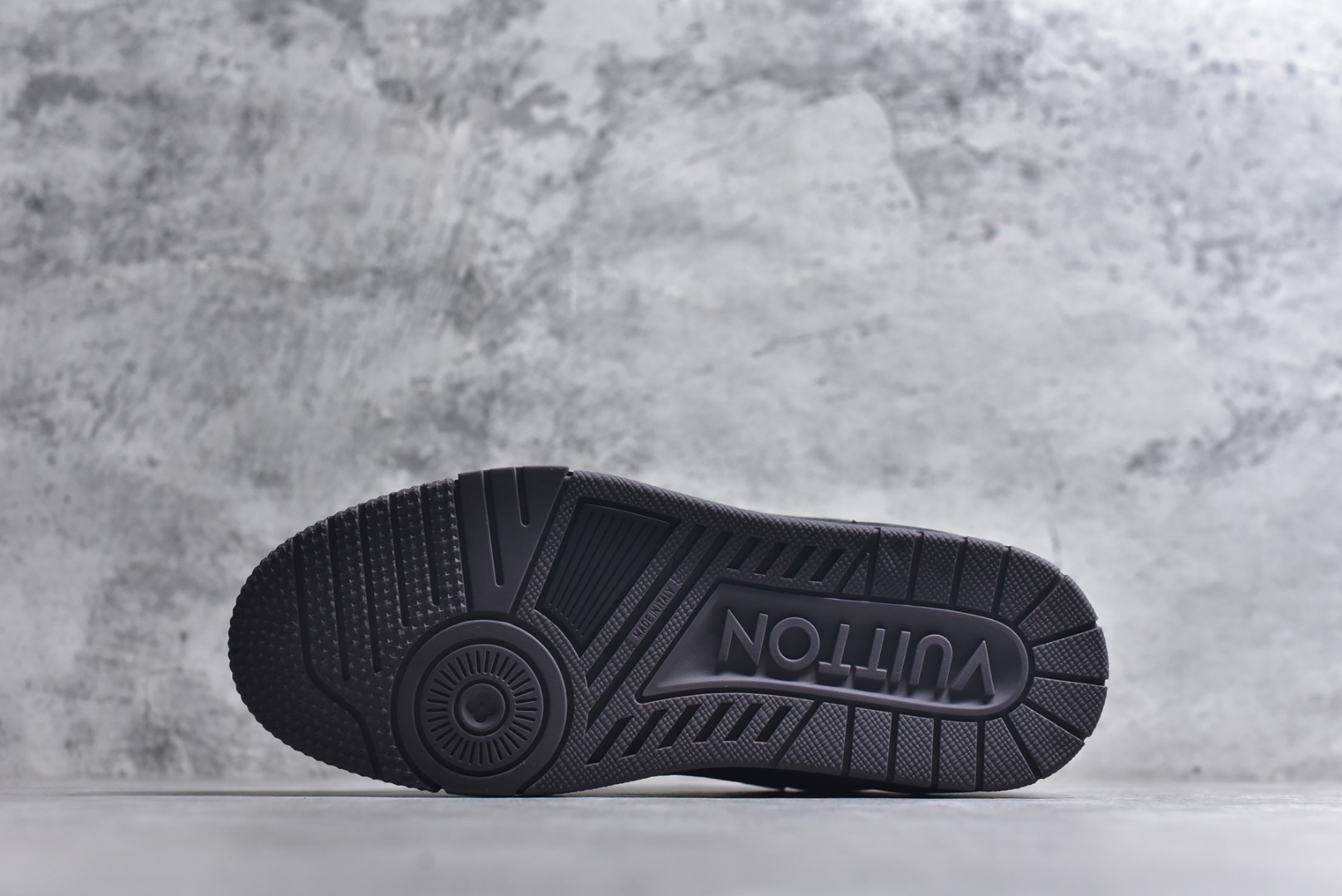 图片[6]-#AM-甄选 碾压市场7××版本 独家𝑻𝒓𝒂𝒊𝒏𝒆𝒓 现货入库💪🏻 救市品质 走量拉新神器 独家高定版最强平替 价格优势碾压市场 救市批次 高端零售 外贸专供 原版购入开发 正确空胶工艺 ZP级全套包装 完美楦型 正确卡色 大底TPU 质感媲美原版 细节与原版一致 注意区分市面通货 比肩高定 尺码：39-46-选品中心