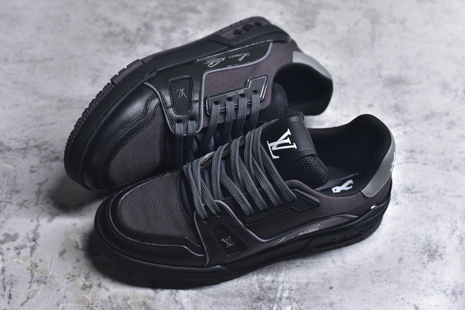 图片[7]-#AM-甄选 碾压市场7××版本 独家𝑻𝒓𝒂𝒊𝒏𝒆𝒓 现货入库💪🏻 救市品质 走量拉新神器 独家高定版最强平替 价格优势碾压市场 救市批次 高端零售 外贸专供 原版购入开发 正确空胶工艺 ZP级全套包装 完美楦型 正确卡色 大底TPU 质感媲美原版 细节与原版一致 注意区分市面通货 比肩高定 尺码：39-46-选品中心