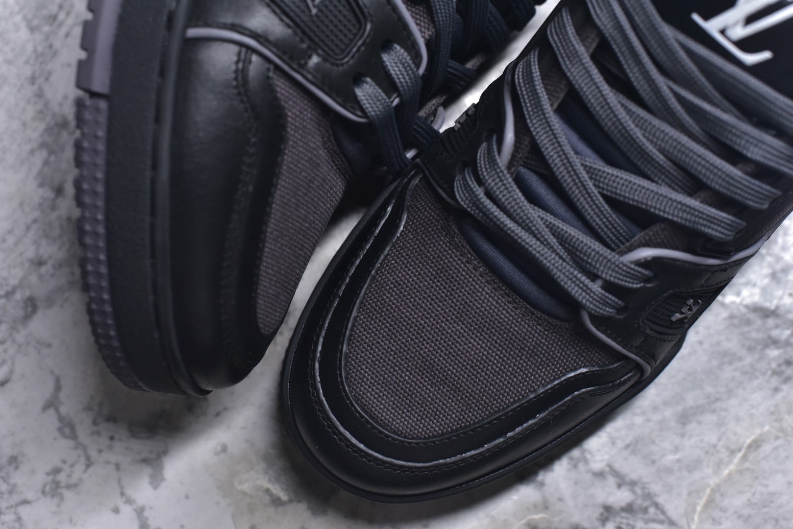 图片[8]-#AM-甄选 碾压市场7××版本 独家𝑻𝒓𝒂𝒊𝒏𝒆𝒓 现货入库💪🏻 救市品质 走量拉新神器 独家高定版最强平替 价格优势碾压市场 救市批次 高端零售 外贸专供 原版购入开发 正确空胶工艺 ZP级全套包装 完美楦型 正确卡色 大底TPU 质感媲美原版 细节与原版一致 注意区分市面通货 比肩高定 尺码：39-46-选品中心