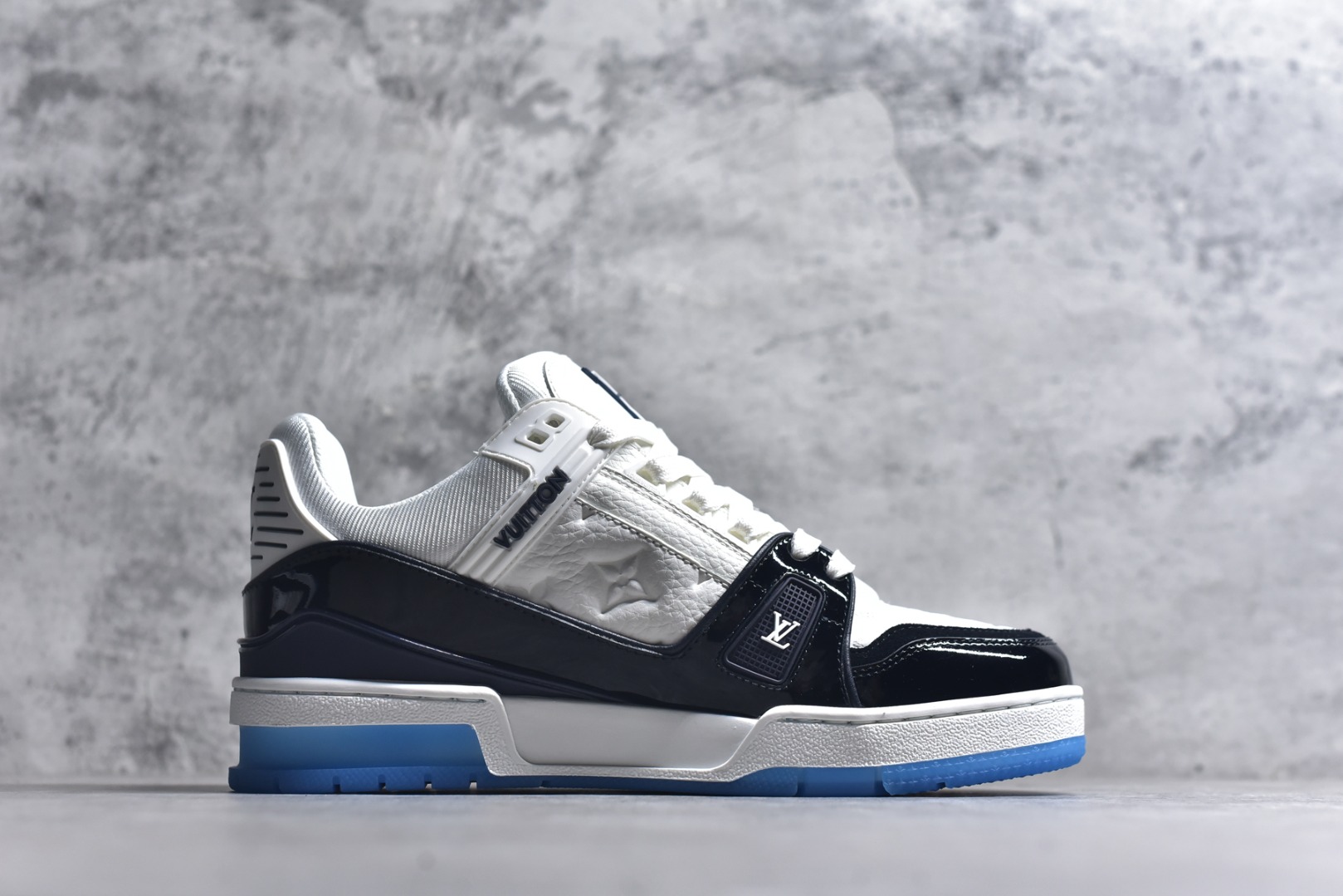 图片[3]-#AM-甄选 碾压市场7××版本 独家𝑻𝒓𝒂𝒊𝒏𝒆𝒓 现货入库💪🏻 救市品质 走量拉新神器 独家高定版最强平替 价格优势碾压市场 救市批次 高端零售 外贸专供 原版购入开发 正确空胶工艺 ZP级全套包装 完美楦型 正确卡色 大底TPU 质感媲美原版 细节与原版一致 注意区分市面通货 比肩高定 尺码：39-46-选品中心