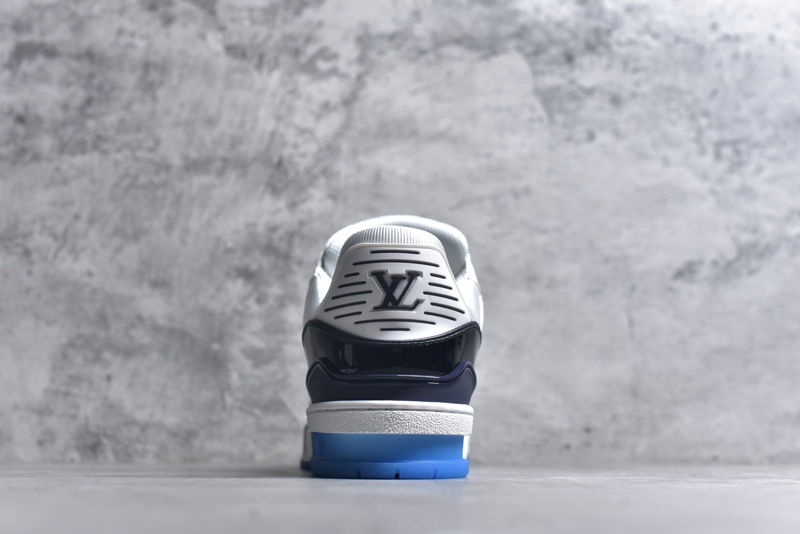 图片[5]-#AM-甄选 碾压市场7××版本 独家𝑻𝒓𝒂𝒊𝒏𝒆𝒓 现货入库💪🏻 救市品质 走量拉新神器 独家高定版最强平替 价格优势碾压市场 救市批次 高端零售 外贸专供 原版购入开发 正确空胶工艺 ZP级全套包装 完美楦型 正确卡色 大底TPU 质感媲美原版 细节与原版一致 注意区分市面通货 比肩高定 尺码：39-46-选品中心