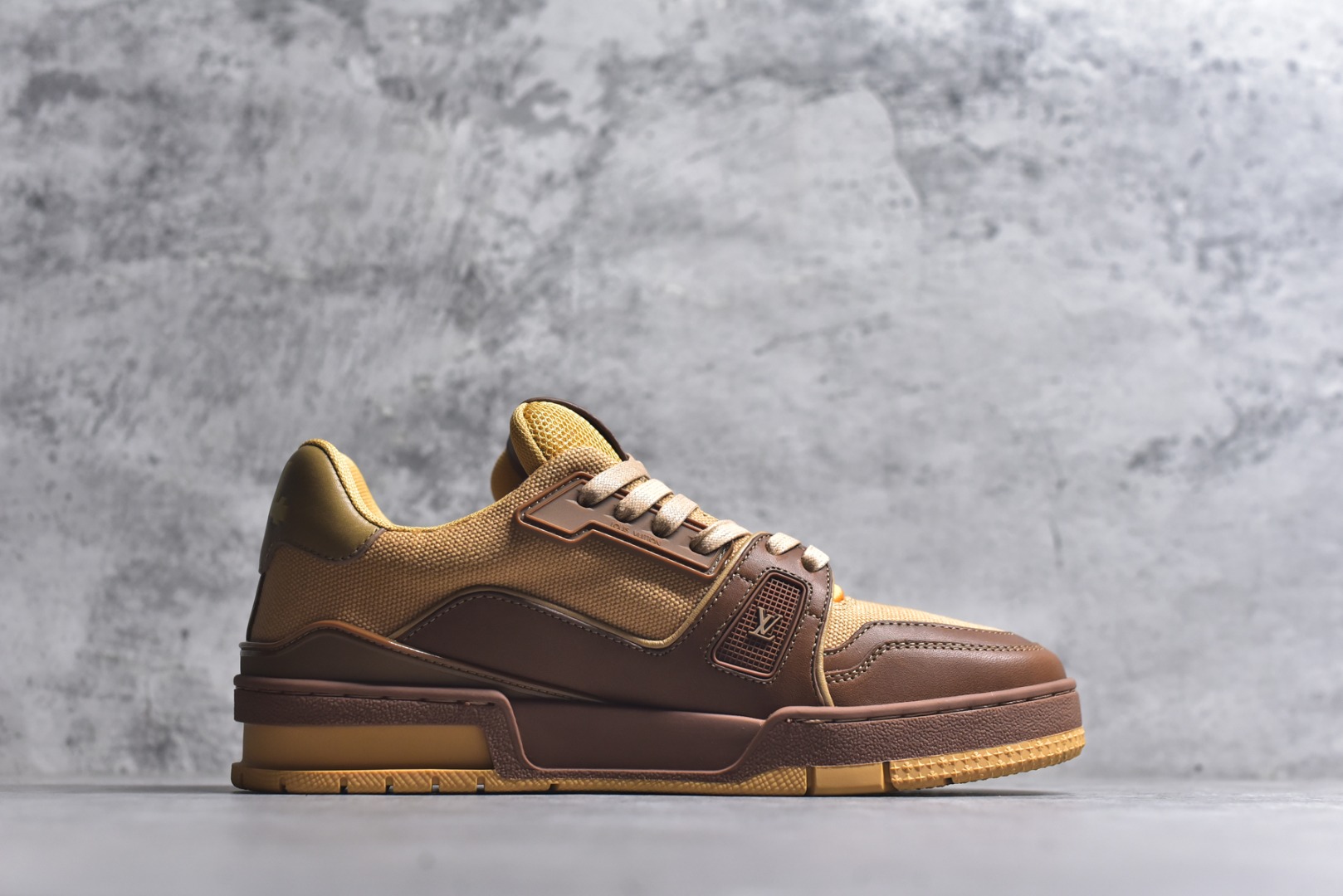 图片[3]-#AM-甄选 碾压市场7××版本 独家𝑻𝒓𝒂𝒊𝒏𝒆𝒓 现货入库💪🏻 救市品质 走量拉新神器 独家高定版最强平替 价格优势碾压市场 救市批次 高端零售 外贸专供 原版购入开发 正确空胶工艺 ZP级全套包装 完美楦型 正确卡色 大底TPU 质感媲美原版 细节与原版一致 注意区分市面通货 比肩高定 尺码：39-46-选品中心