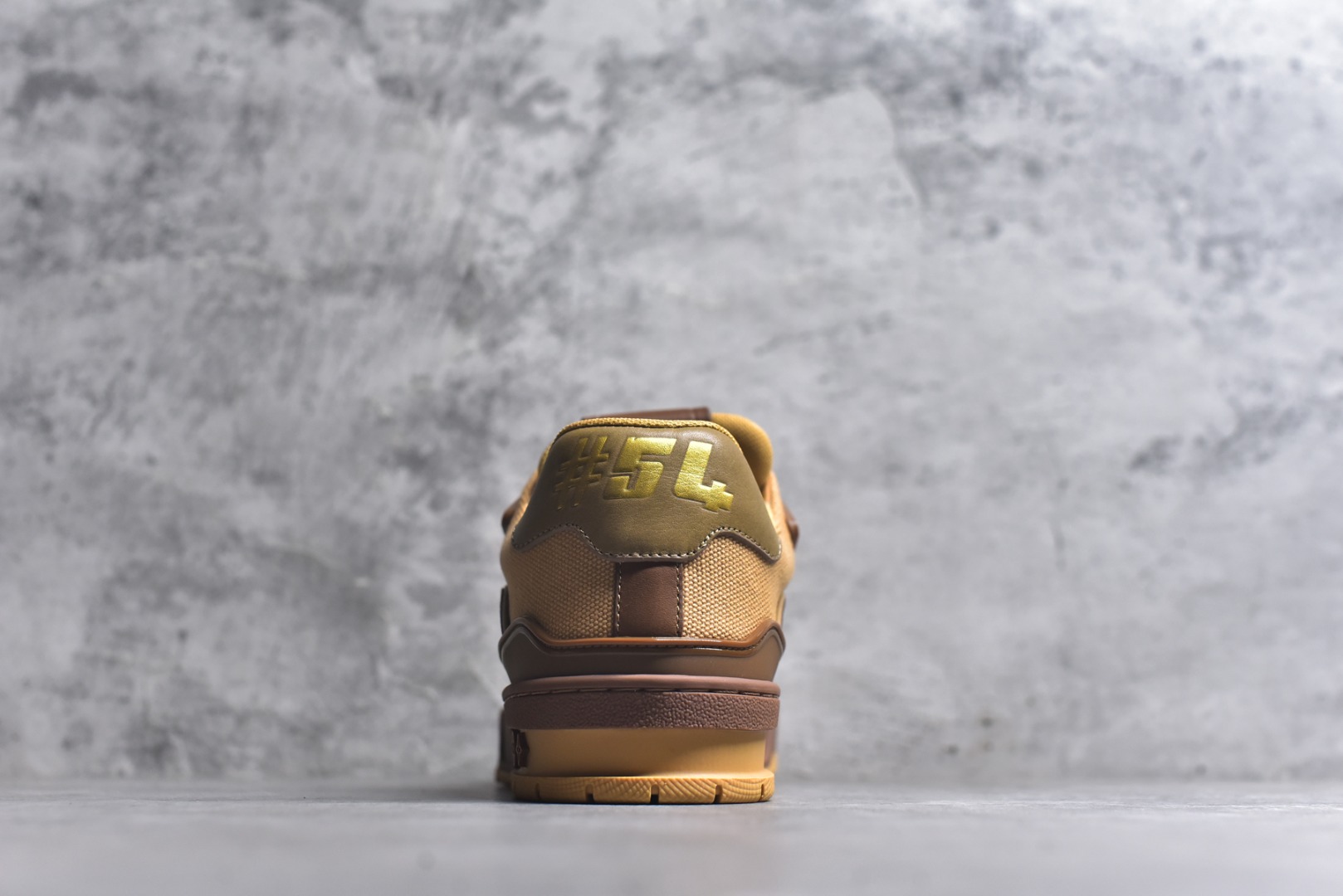 图片[5]-#AM-甄选 碾压市场7××版本 独家𝑻𝒓𝒂𝒊𝒏𝒆𝒓 现货入库💪🏻 救市品质 走量拉新神器 独家高定版最强平替 价格优势碾压市场 救市批次 高端零售 外贸专供 原版购入开发 正确空胶工艺 ZP级全套包装 完美楦型 正确卡色 大底TPU 质感媲美原版 细节与原版一致 注意区分市面通货 比肩高定 尺码：39-46-选品中心