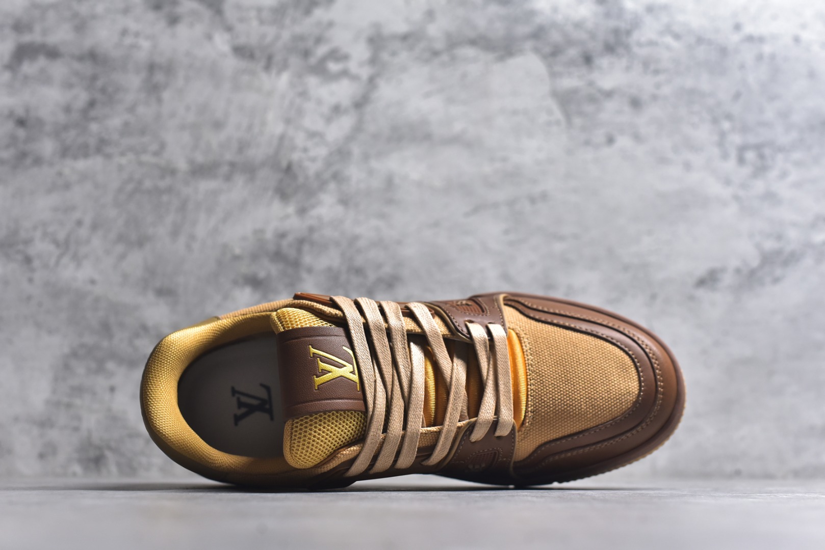 图片[4]-#AM-甄选 碾压市场7××版本 独家𝑻𝒓𝒂𝒊𝒏𝒆𝒓 现货入库💪🏻 救市品质 走量拉新神器 独家高定版最强平替 价格优势碾压市场 救市批次 高端零售 外贸专供 原版购入开发 正确空胶工艺 ZP级全套包装 完美楦型 正确卡色 大底TPU 质感媲美原版 细节与原版一致 注意区分市面通货 比肩高定 尺码：39-46-选品中心