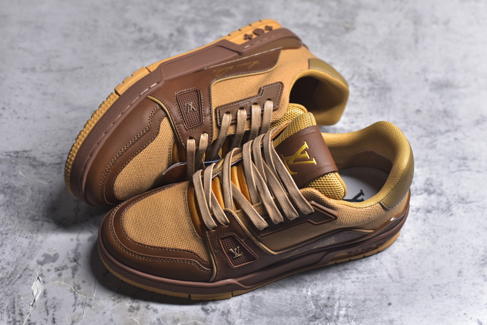 图片[7]-#AM-甄选 碾压市场7××版本 独家𝑻𝒓𝒂𝒊𝒏𝒆𝒓 现货入库💪🏻 救市品质 走量拉新神器 独家高定版最强平替 价格优势碾压市场 救市批次 高端零售 外贸专供 原版购入开发 正确空胶工艺 ZP级全套包装 完美楦型 正确卡色 大底TPU 质感媲美原版 细节与原版一致 注意区分市面通货 比肩高定 尺码：39-46-选品中心