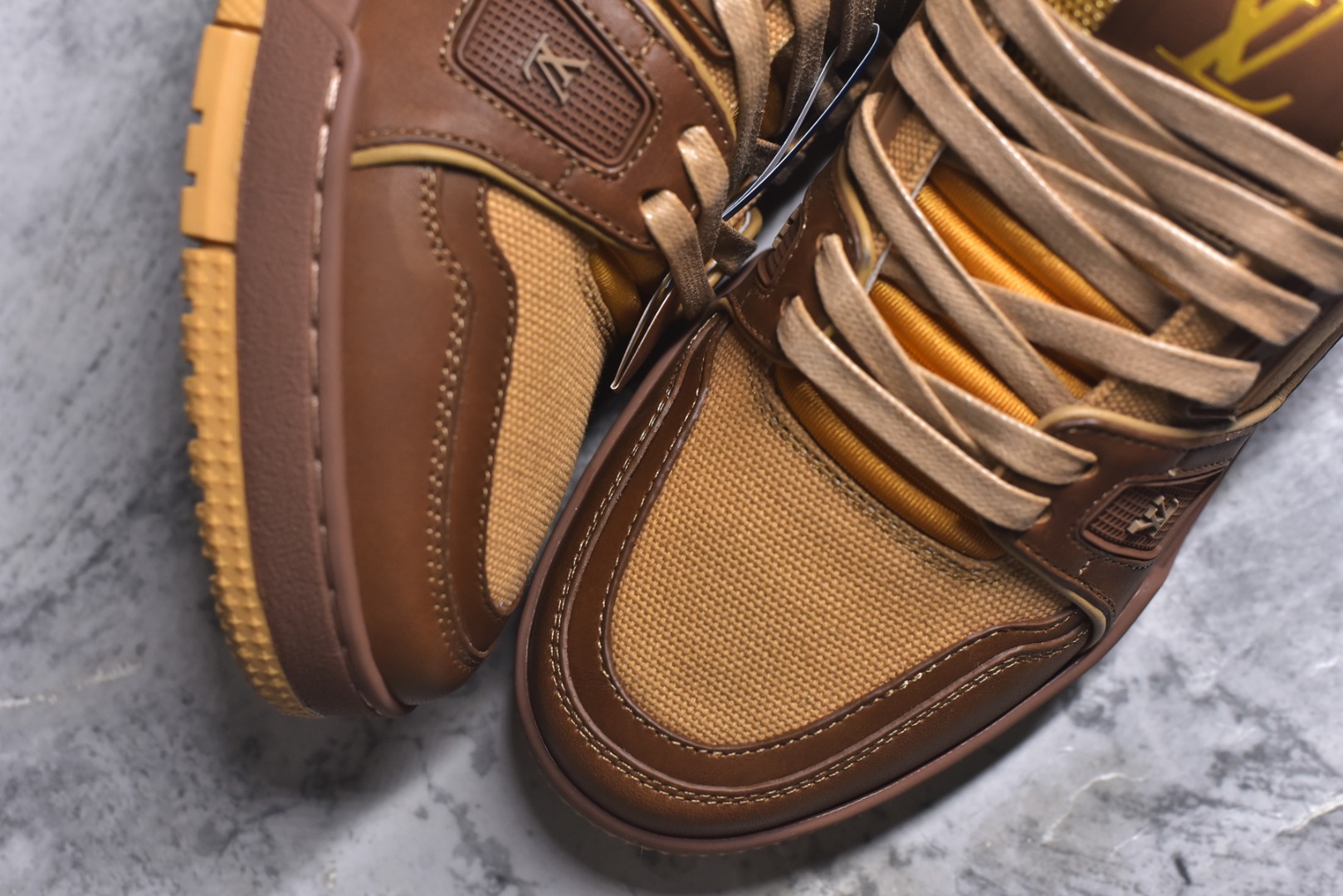 图片[8]-#AM-甄选 碾压市场7××版本 独家𝑻𝒓𝒂𝒊𝒏𝒆𝒓 现货入库💪🏻 救市品质 走量拉新神器 独家高定版最强平替 价格优势碾压市场 救市批次 高端零售 外贸专供 原版购入开发 正确空胶工艺 ZP级全套包装 完美楦型 正确卡色 大底TPU 质感媲美原版 细节与原版一致 注意区分市面通货 比肩高定 尺码：39-46-选品中心