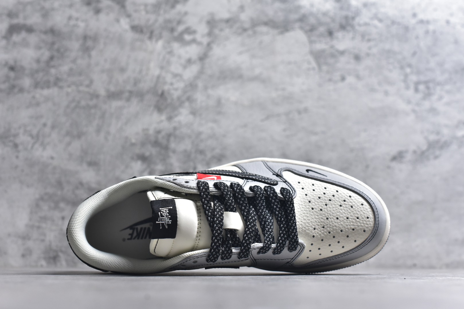 图片[4]-#Air Jordan 1 Low AJ1 乔1马年限定 千里马 高端定制 低帮复古篮球鞋 #定制鞋盒 大厂纯原品质出货 超高清洁度 皮料切割干净无任何毛边 细节完美 货号：JJ3508-550 尺码：36 36.5 37.5 38 38.5 39 40 40.5 41 42 42.5 43 44 44.5 45-选品中心