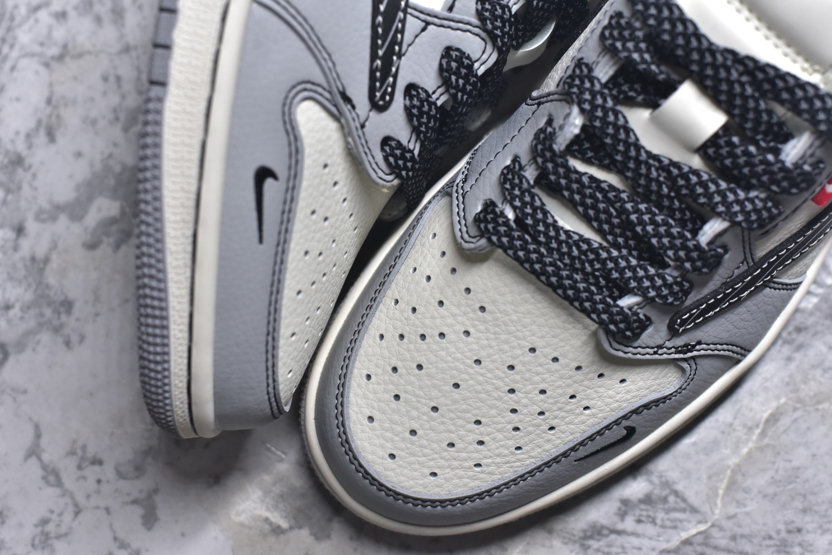 图片[8]-#Air Jordan 1 Low AJ1 乔1马年限定 千里马 高端定制 低帮复古篮球鞋 #定制鞋盒 大厂纯原品质出货 超高清洁度 皮料切割干净无任何毛边 细节完美 货号：JJ3508-550 尺码：36 36.5 37.5 38 38.5 39 40 40.5 41 42 42.5 43 44 44.5 45-选品中心