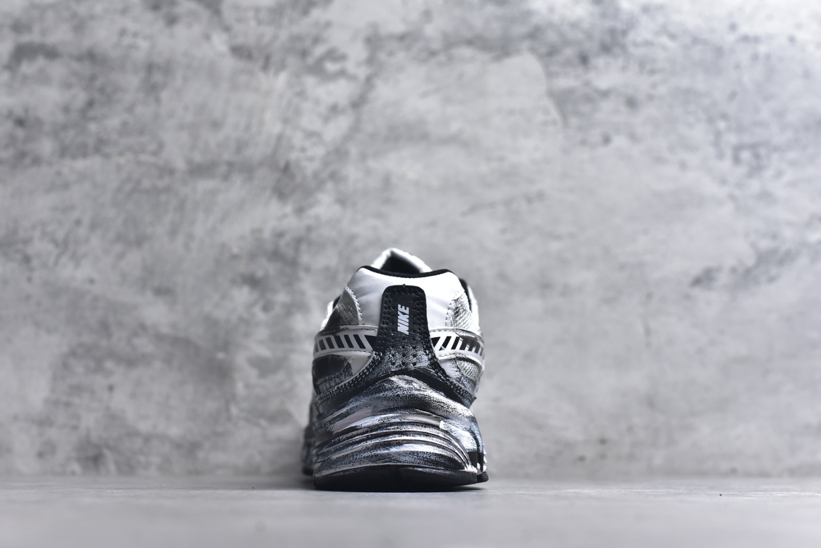 图片[5]-#Nike WMNS NIKE INITIAOR 复古单品 专为实现舒适畅跑而打造，Nike lnitiator跑步鞋采用透气鞋面，巧搭轻量中底，提供轻盈减震防护效果动态支撑减震防滑耐磨透气 低帮 休闲跑步鞋 货号：IB4339-033 尺码：36 36.5 37.5 38 38.5 39 40 40.5 41 42 42.5 43 44 45-选品中心