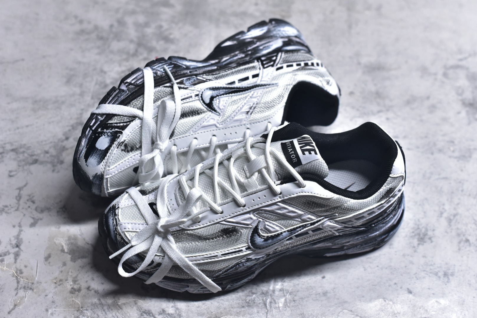 图片[7]-#Nike WMNS NIKE INITIAOR 复古单品 专为实现舒适畅跑而打造，Nike lnitiator跑步鞋采用透气鞋面，巧搭轻量中底，提供轻盈减震防护效果动态支撑减震防滑耐磨透气 低帮 休闲跑步鞋 货号：IB4339-033 尺码：36 36.5 37.5 38 38.5 39 40 40.5 41 42 42.5 43 44 45-选品中心