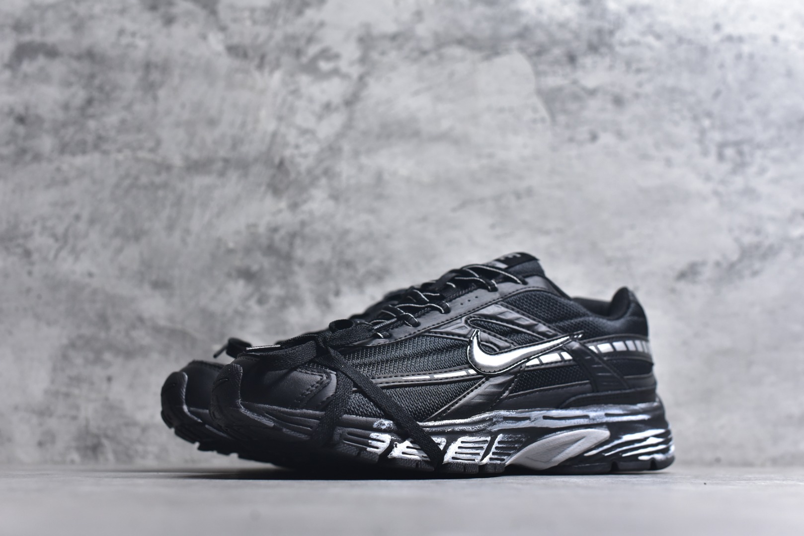 图片[2]-#Nike WMNS NIKE INITIAOR 复古单品 专为实现舒适畅跑而打造，Nike lnitiator跑步鞋采用透气鞋面，巧搭轻量中底，提供轻盈减震防护效果动态支撑减震防滑耐磨透气 低帮 休闲跑步鞋 货号：IB4339-032 尺码：36 36.5 37.5 38 38.5 39 40 40.5 41 42 42.5 43 44 45-选品中心