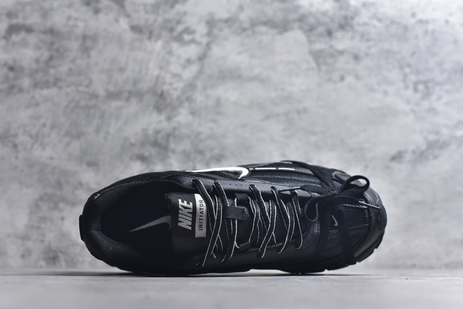 图片[4]-#Nike WMNS NIKE INITIAOR 复古单品 专为实现舒适畅跑而打造，Nike lnitiator跑步鞋采用透气鞋面，巧搭轻量中底，提供轻盈减震防护效果动态支撑减震防滑耐磨透气 低帮 休闲跑步鞋 货号：IB4339-032 尺码：36 36.5 37.5 38 38.5 39 40 40.5 41 42 42.5 43 44 45-选品中心