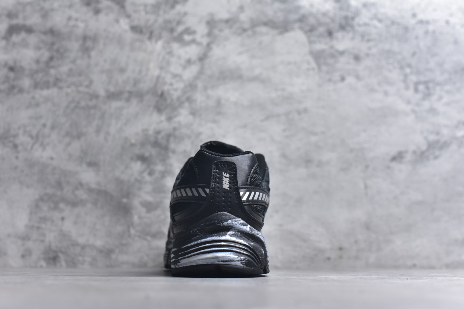 图片[5]-#Nike WMNS NIKE INITIAOR 复古单品 专为实现舒适畅跑而打造，Nike lnitiator跑步鞋采用透气鞋面，巧搭轻量中底，提供轻盈减震防护效果动态支撑减震防滑耐磨透气 低帮 休闲跑步鞋 货号：IB4339-032 尺码：36 36.5 37.5 38 38.5 39 40 40.5 41 42 42.5 43 44 45-选品中心