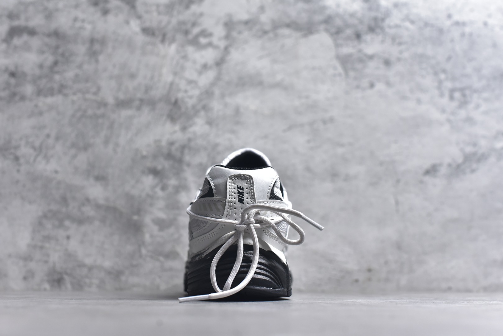 图片[5]-#Nike WMNS NIKE INITIAOR 复古单品 专为实现舒适畅跑而打造，Nike lnitiator跑步鞋采用透气鞋面，巧搭轻量中底，提供轻盈减震防护效果动态支撑减震防滑耐磨透气 低帮 休闲跑步鞋 货号：IB4339-031 尺码：36 36.5 37.5 38 38.5 39 40 40.5 41 42 42.5 43 44 45-选品中心