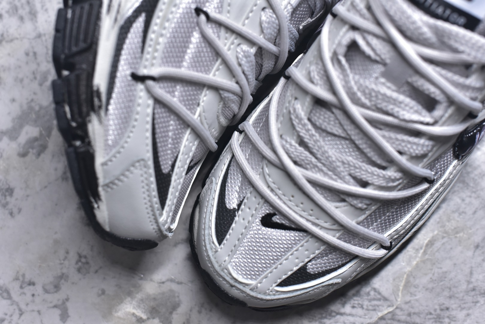 图片[8]-#Nike WMNS NIKE INITIAOR 复古单品 专为实现舒适畅跑而打造，Nike lnitiator跑步鞋采用透气鞋面，巧搭轻量中底，提供轻盈减震防护效果动态支撑减震防滑耐磨透气 低帮 休闲跑步鞋 货号：IB4339-031 尺码：36 36.5 37.5 38 38.5 39 40 40.5 41 42 42.5 43 44 45-选品中心