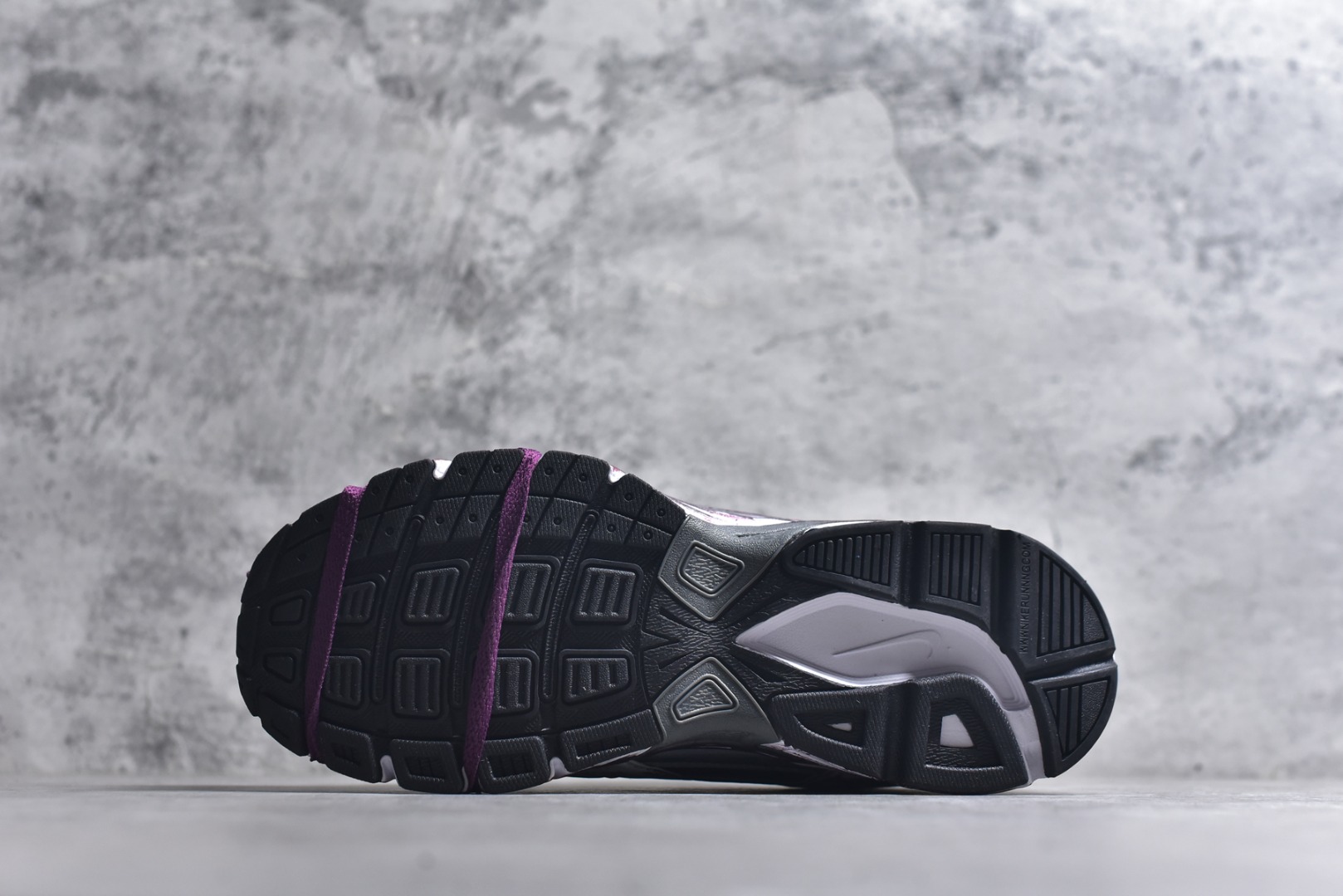 图片[6]-#Nike WMNS NIKE INITIAOR 复古单品 专为实现舒适畅跑而打造，Nike lnitiator跑步鞋采用透气鞋面，巧搭轻量中底，提供轻盈减震防护效果动态支撑减震防滑耐磨透气 低帮 休闲跑步鞋 货号：IB4339-035 尺码：36 36.5 37.5 38 38.5 39 40 40.5 41 42 42.5 43 44 45-选品中心
