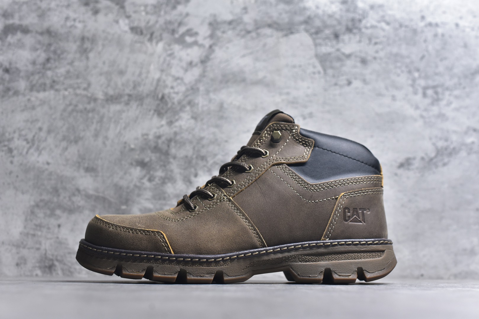 #美国原装FOOTWEAR/CAT卡特#724390高邦保暖休闲复古潮鞋天猫同款军靴卡特工装鞋复古高帮马丁靴雪地靴工装靴 原装渠道秒杀市面所有版本秋冬季 进口头层油蜡牛皮 橡胶大底 出口外贸订单 鞋子细节跟正品一摸一样无差别 固特异工艺 牢固百搭好看 尺码：39 40 41 42 43 44 (皮鞋码)-选品中心