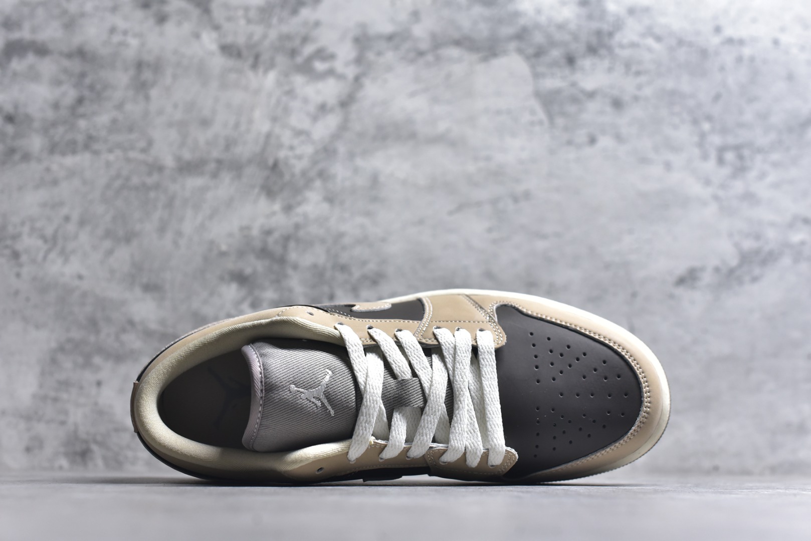 图片[4]-#Nike AIR JORDAN 1 LOW SE 低帮文化休闲板鞋 IB7011 001 市场唯一独家头层皮打造 原鞋原档案开发 原厂皮料 原档冲孔鞋头 正确满胶鞋垫 四线拉帮 原厂织唛标 鞋舌高弹海绵填充 尺码：36-46-选品中心