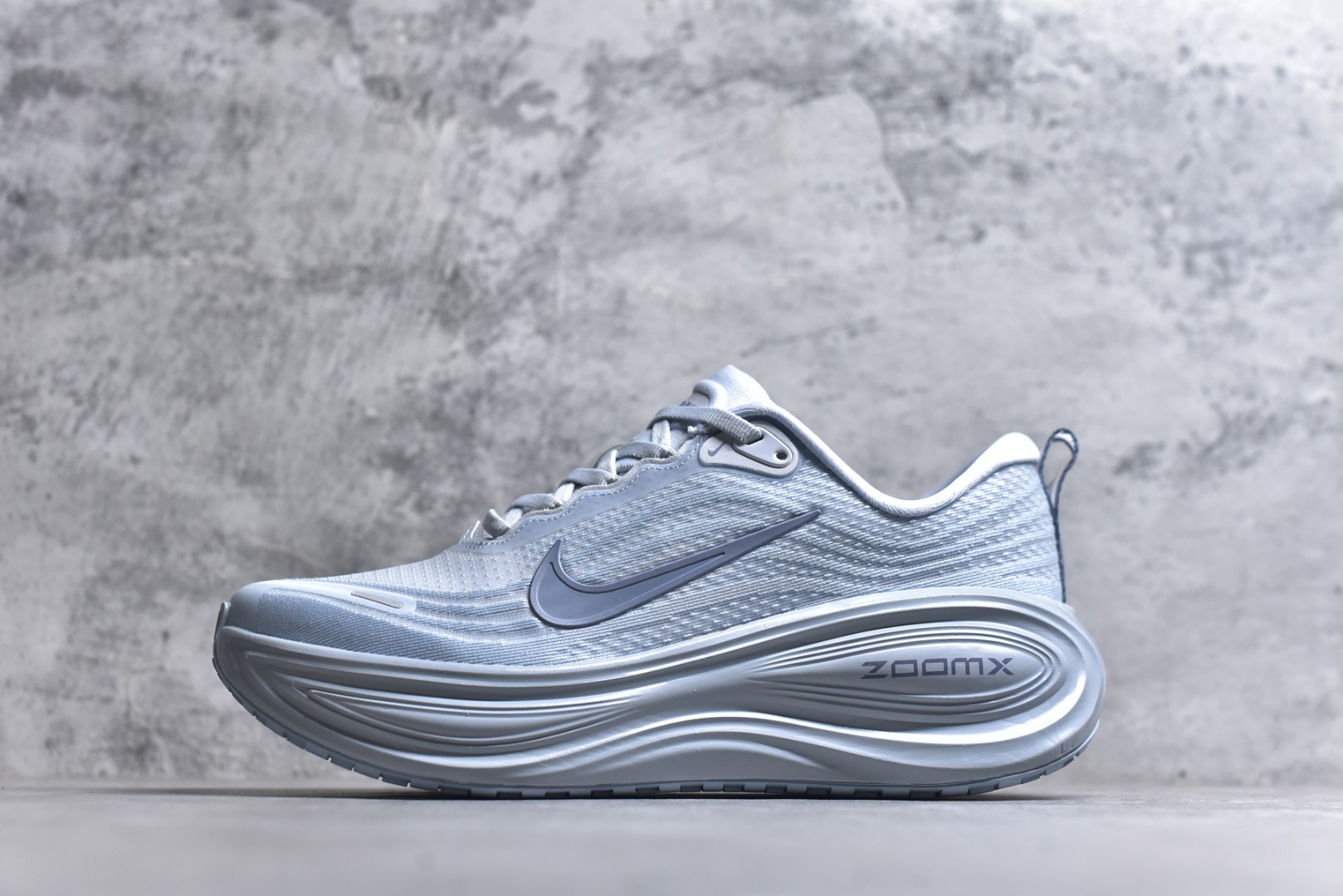 #NIKE VOMERO PLUS V18PLUS 登月 蓝色 HV8150-004 男鞋 39 40 40.5 41 42 42.5 43 44 44.5 45-选品中心