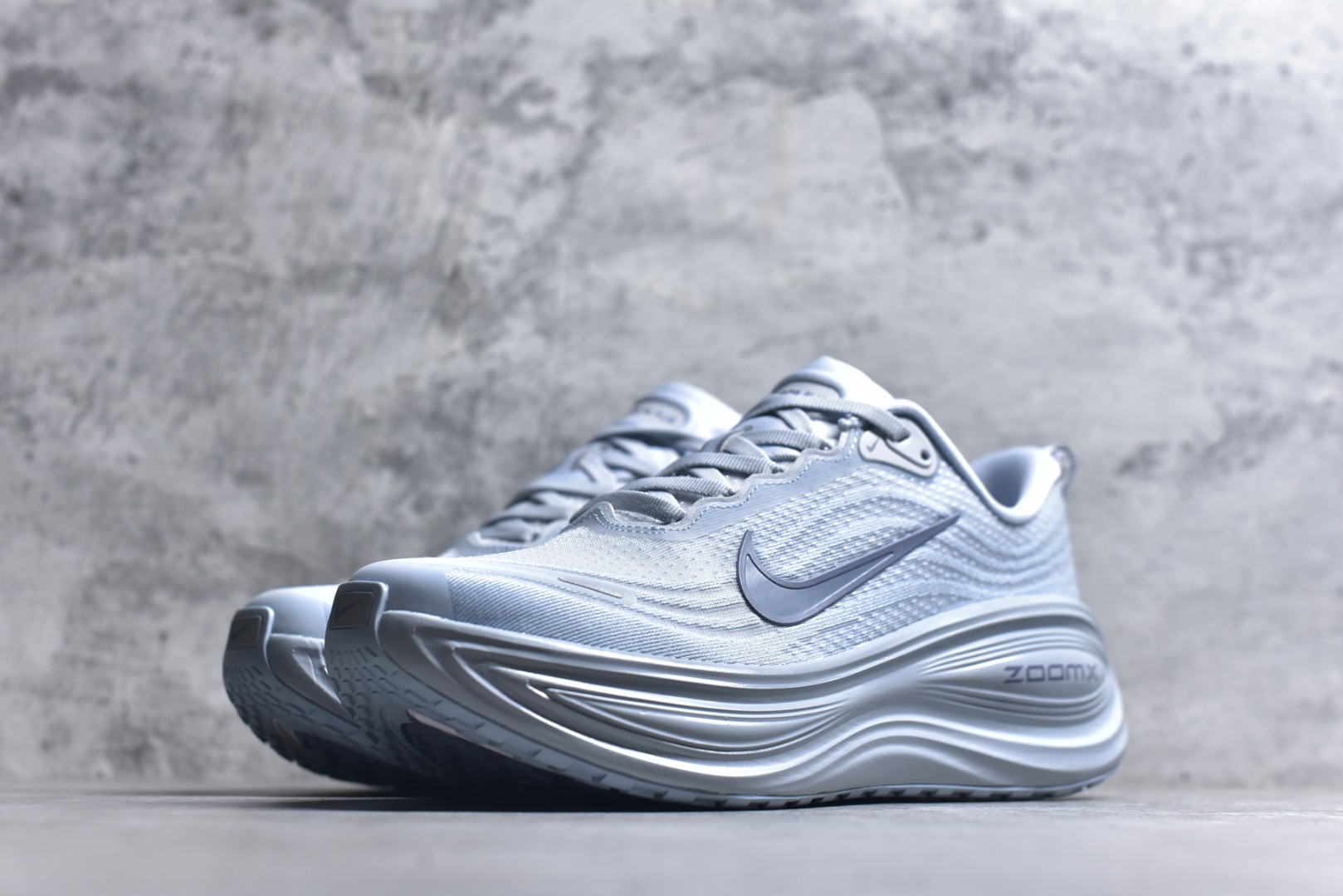 图片[2]-#NIKE VOMERO PLUS V18PLUS 登月 蓝色 HV8150-004 男鞋 39 40 40.5 41 42 42.5 43 44 44.5 45-选品中心