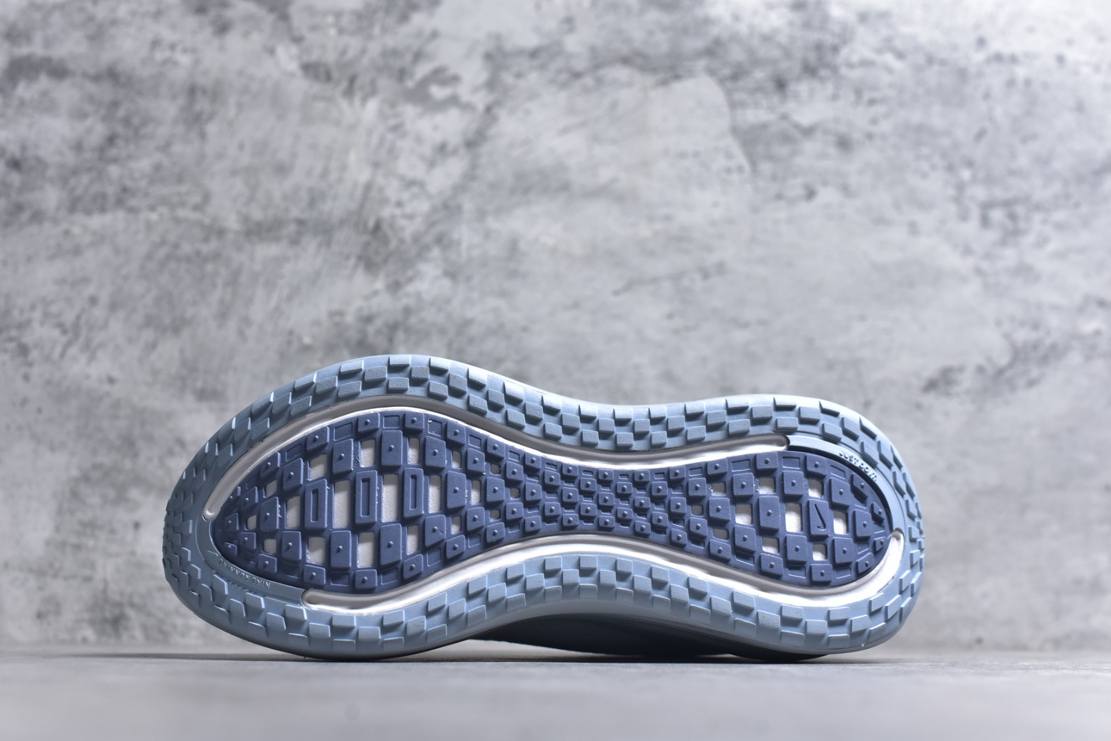 图片[6]-#NIKE VOMERO PLUS V18PLUS 登月 蓝色 HV8150-004 男鞋 39 40 40.5 41 42 42.5 43 44 44.5 45-选品中心