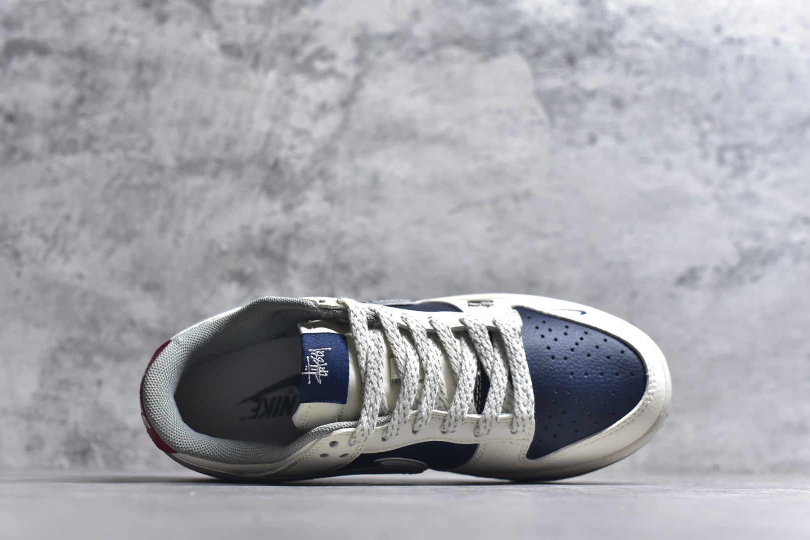 图片[4]-#2026年新款限量发售！Nike SB Dunk Low“ 马年限定—汗血宝马” 周年高端定制 低帮休闲板鞋 定制鞋盒 大厂纯原品质出货 超高清洁度 皮料切割干净无任何毛边 细节完美 货号：SD6868-107 尺码： 36 36.5 37.5 38 38.5 39 40 40.5 41 42 42.5 43 44 44.5 45-选品中心