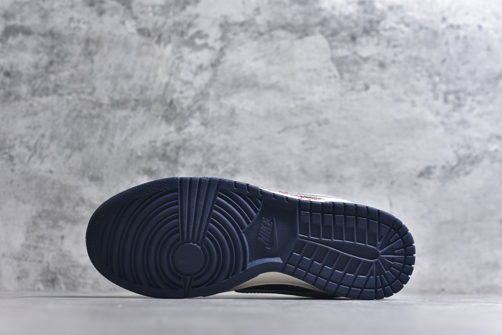 图片[6]-#2026年新款限量发售！Nike SB Dunk Low“ 马年限定—汗血宝马” 周年高端定制 低帮休闲板鞋 定制鞋盒 大厂纯原品质出货 超高清洁度 皮料切割干净无任何毛边 细节完美 货号：SD6868-107 尺码： 36 36.5 37.5 38 38.5 39 40 40.5 41 42 42.5 43 44 44.5 45-选品中心