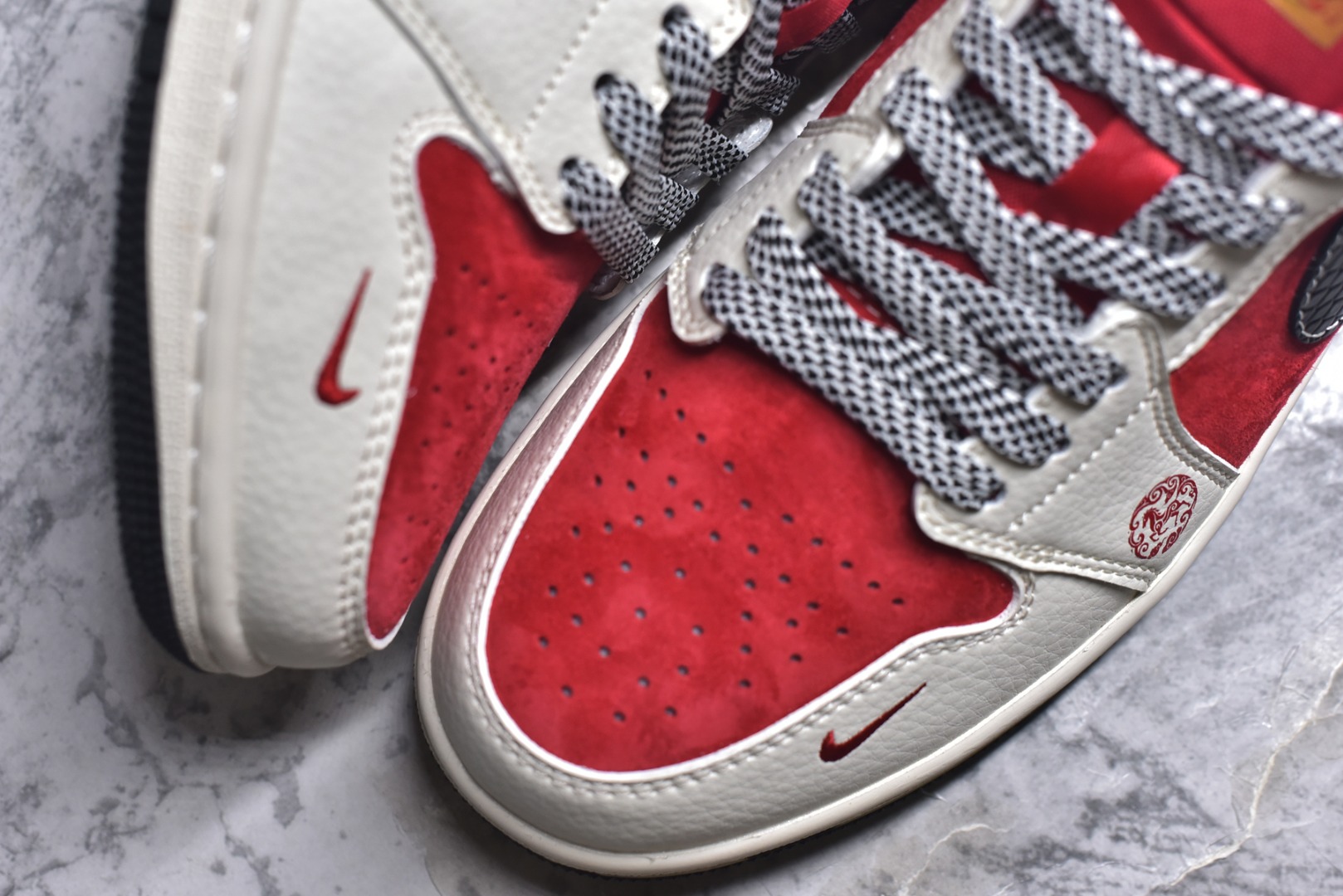 图片[8]-#Air Jordan 1 Low AJ1 乔1 马年限定 骏马奔腾 高端定制 低帮复古篮球鞋 #定制鞋盒 大厂纯原品质出货 超高清洁度 皮料切割干净无任何毛边 细节完美 货号：FC1688-203 尺码：36 36.5 37.5 38 38.5 39 40 40.5 41 42 42.5 43 44 44.5 45-选品中心