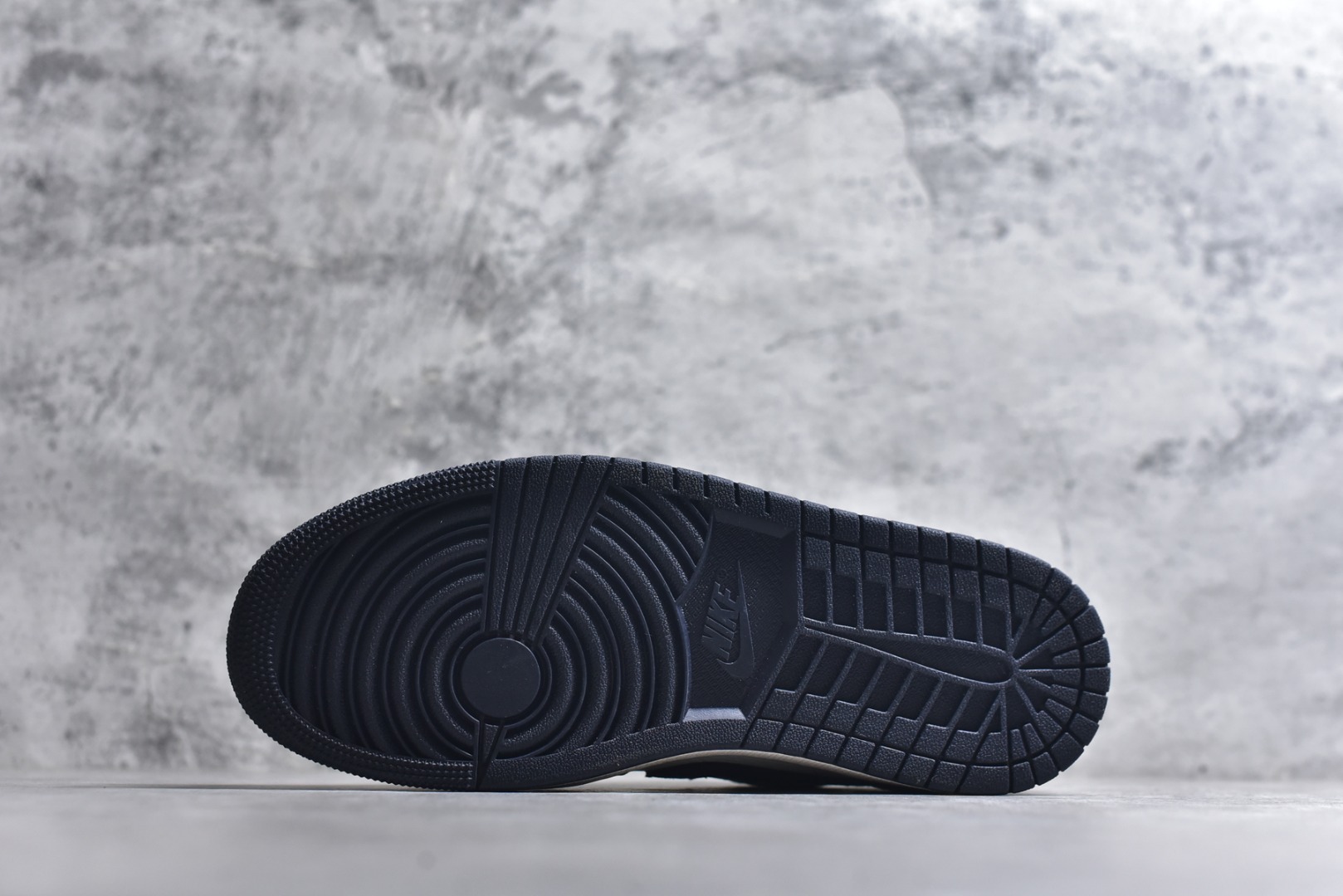 图片[6]-#Nike Air Jordan 1 LowDD11 全新配色 AJ1乔1低帮休闲板鞋 同步官方配色 市场唯一独家头层皮打造 原鞋原档案开发 原厂皮料 原档冲孔鞋头 正确满胶鞋垫 四线拉帮 原厂织唛标 鞋舌高弹海绵填充 货号：IO7448 400 尺码：36 36.5 37.5 38 38.5 39 40 40.5 41 42 42.5 43 44 45 46-选品中心