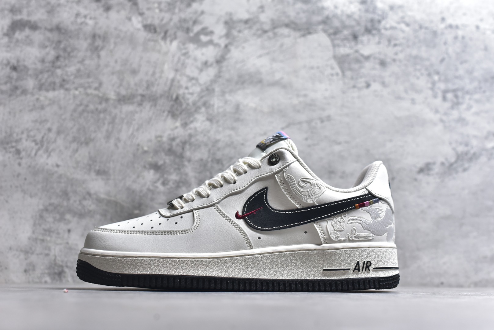 #2026年爆款限量发售！公司级NIke Air Force 1 \'07 Low “马年限定——经典黑飞马”空军一号 低帮 运动鞋 休闲鞋 折边针车 工艺难度大 原楦头原纸板 原装鞋盒 定制五金配件 内置全掌气垫 原厂鞋底 货号：DD1982-347 尺码：36 36.5 37.5 38 38.5 39 40 40.5 41 42 42.5 43 44 44.5 45-选品中心