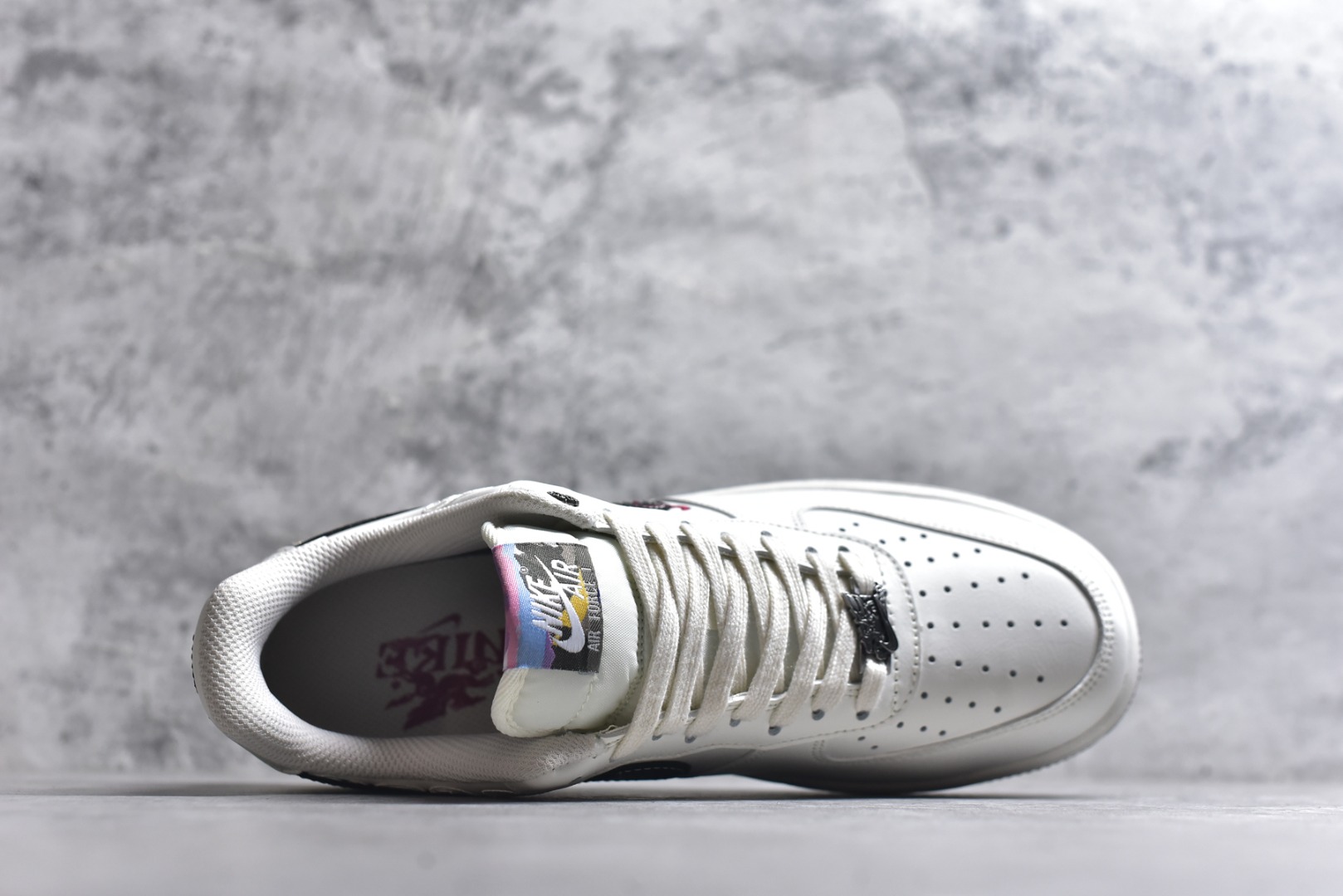 图片[4]-#2026年爆款限量发售！公司级NIke Air Force 1 \’07 Low “马年限定——经典黑飞马”空军一号 低帮 运动鞋 休闲鞋 折边针车 工艺难度大 原楦头原纸板 原装鞋盒 定制五金配件 内置全掌气垫 原厂鞋底 货号：DD1982-347 尺码：36 36.5 37.5 38 38.5 39 40 40.5 41 42 42.5 43 44 44.5 45-选品中心