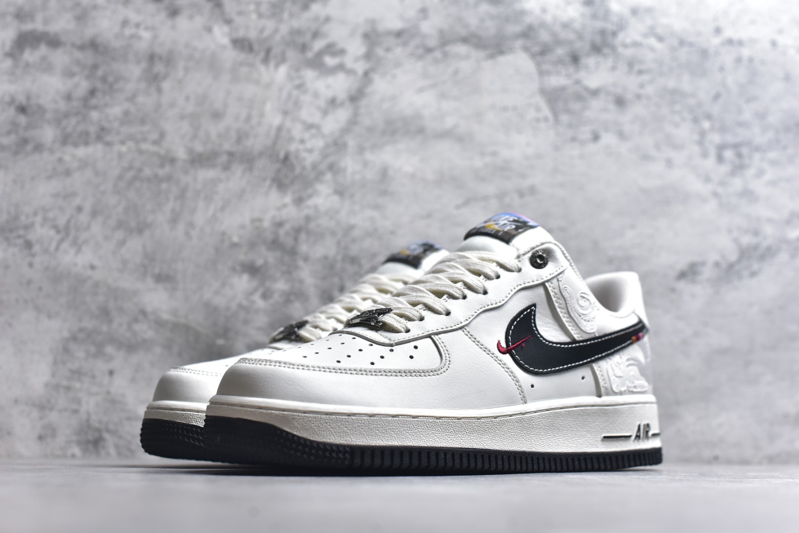 图片[2]-#2026年爆款限量发售！公司级NIke Air Force 1 \’07 Low “马年限定——经典黑飞马”空军一号 低帮 运动鞋 休闲鞋 折边针车 工艺难度大 原楦头原纸板 原装鞋盒 定制五金配件 内置全掌气垫 原厂鞋底 货号：DD1982-347 尺码：36 36.5 37.5 38 38.5 39 40 40.5 41 42 42.5 43 44 44.5 45-选品中心