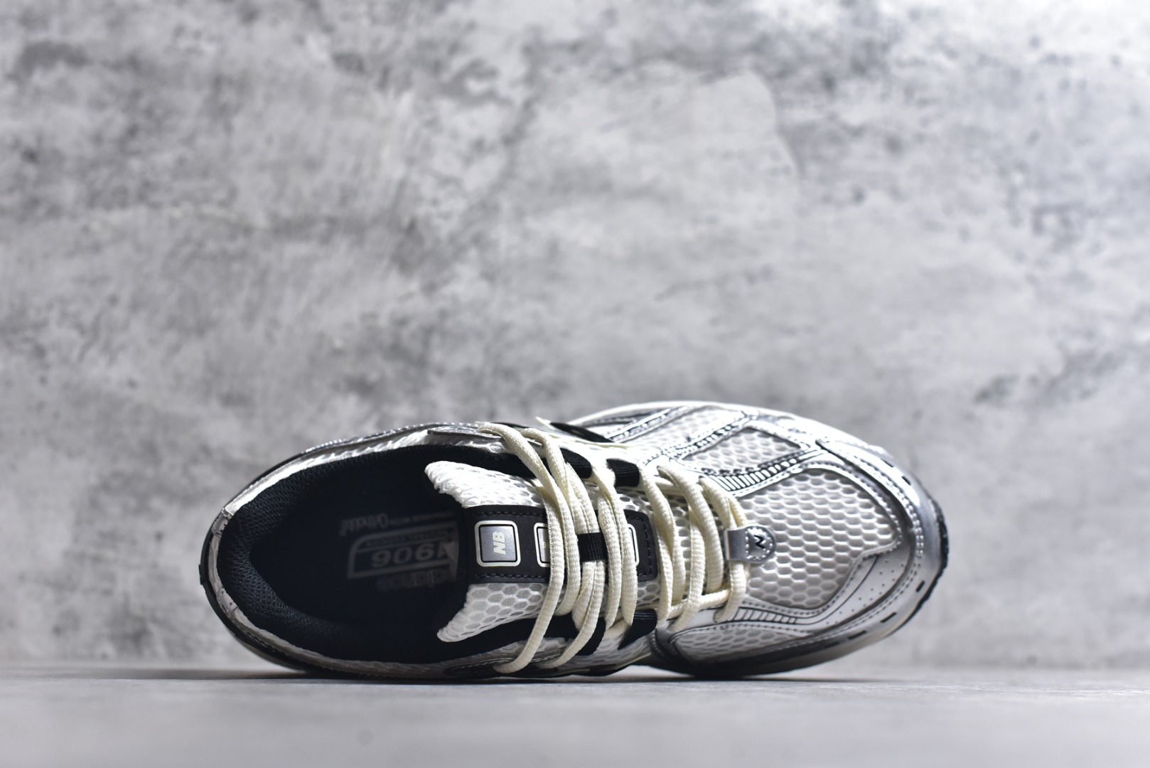 图片[4]-#New Balance M1906系列复古单品宝藏老爹鞋 复古元素叠加 质感超级棒 楦版型材料细节做工精细 作为NB最经典的档案鞋型之一 与2002一样，1906有着NB最成熟的技术加持和复古款式，而本次推出的版本参照2002r的定位，相信会在性价两端做出权衡。单从造型上来看，依旧是vibe风格，味道很正，细节也很酷，这双1906r无疑必能打入复古跑鞋爱好者的年度鞋款名录 货号：M1906RER 尺码： 36 37 37.5 38 38.5 39.5 40 40.5 41.5 42 42.5 43 44 45-选品中心